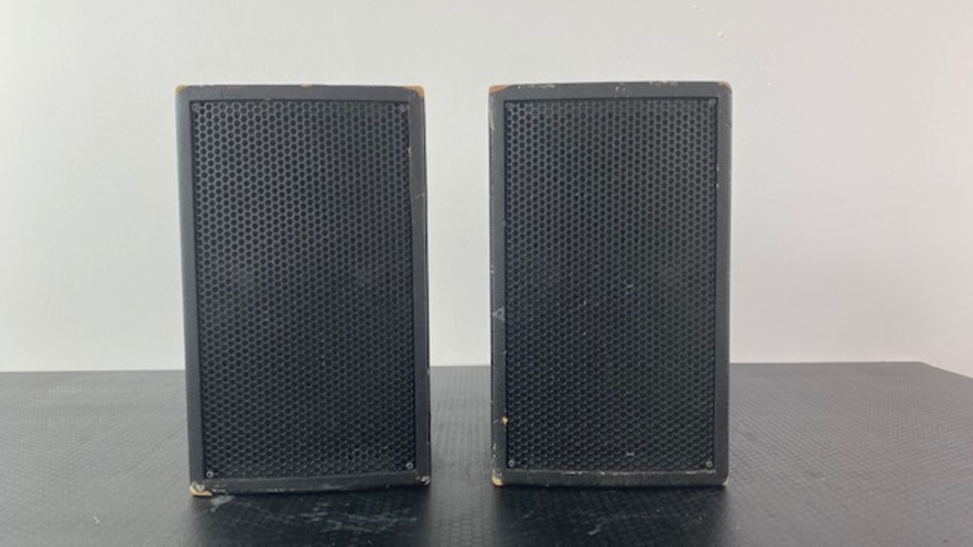 2 x Dynacord MX 8 Passive Speakers 300 Watts A/F - Ref: 907 - CL581 - Location: Altrincham WA14 - Image 2 of 3
