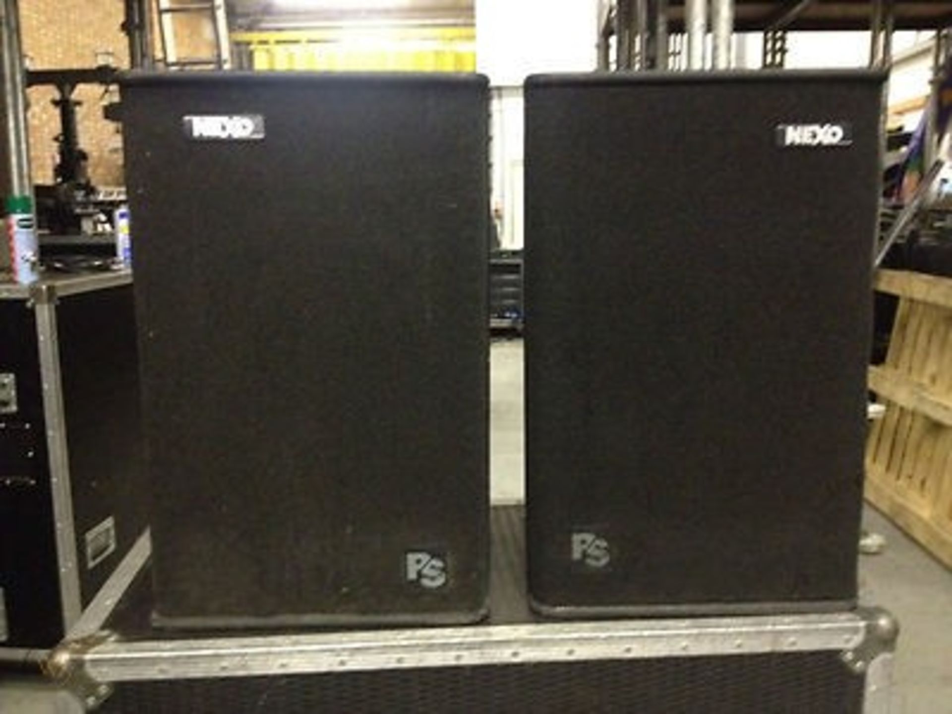 2 x Nexo PS15 Bass Bin Speakers In Dual Flight Case - Ref: 115 - CL581 - Image 2 of 2
