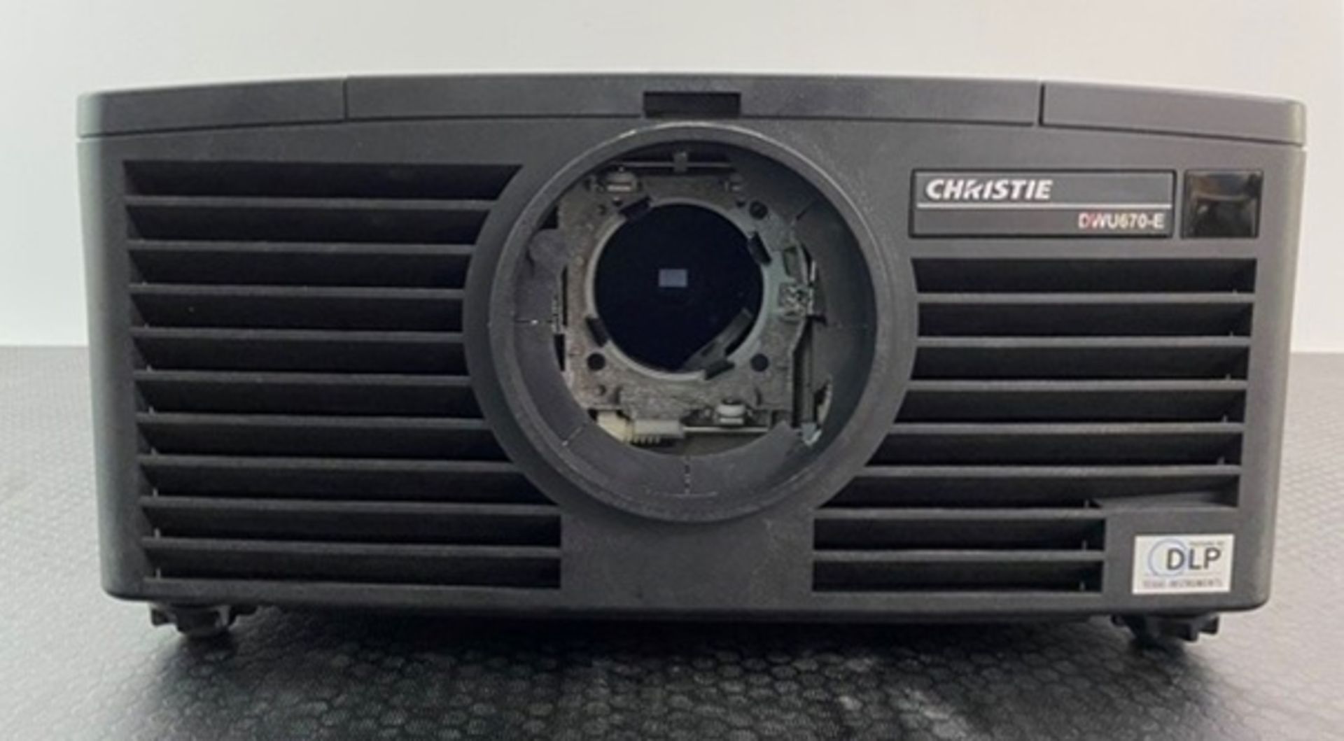 1 x 6K Christie DWU670-E Projector With Remote Control, 2 x Lense Fittings & Power Leads In Flight - Image 4 of 7