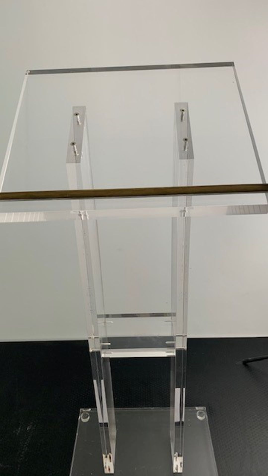 1 x Clear Perspex Lectern Stand With Wheeled Flight Case - Ref: 825 - CL581 - Location: Altrincham - Image 3 of 3