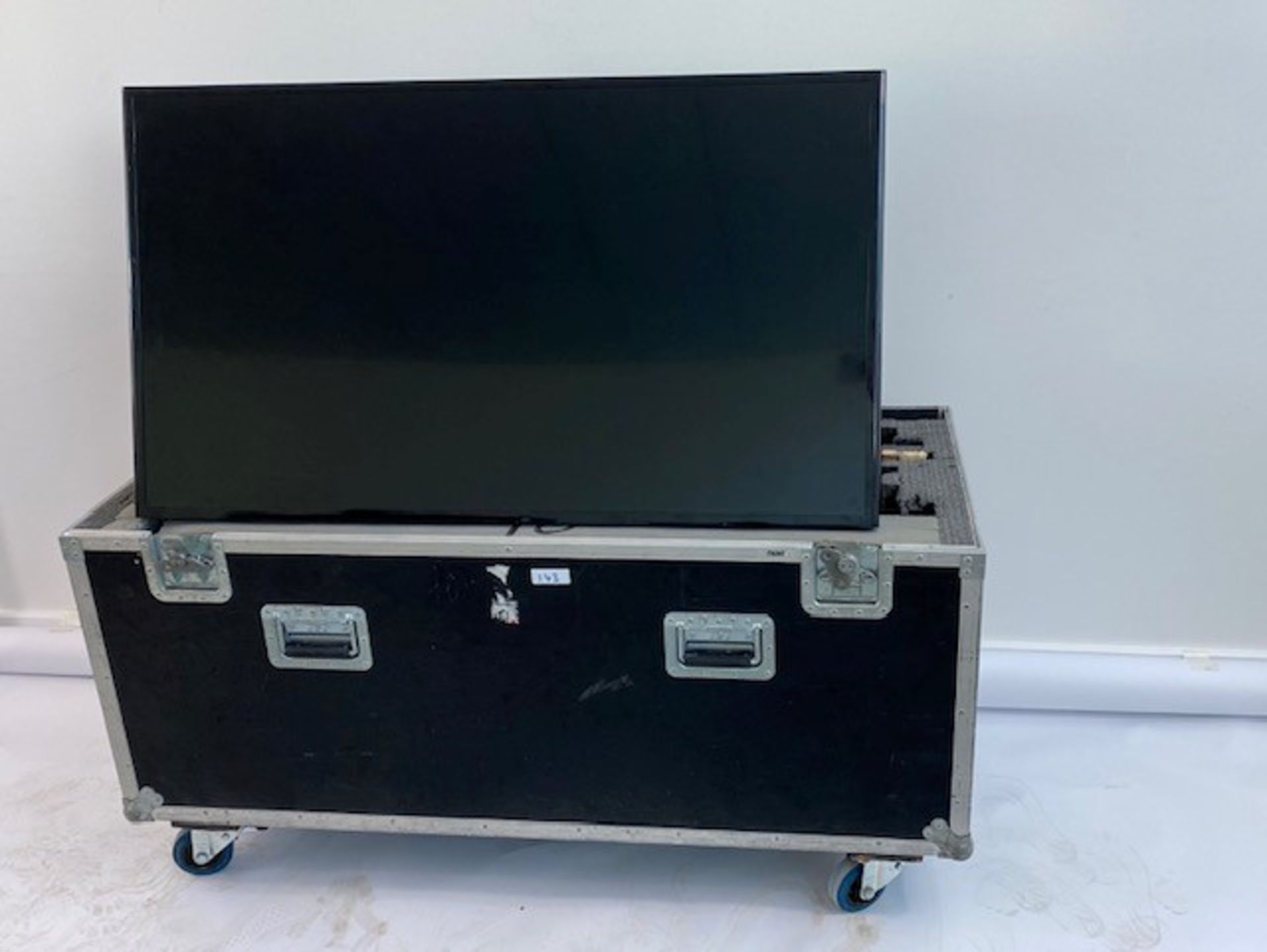 2 x NEC 42" Plasma Televisions With Remote Control, Hanging Brackets In A Dual Wheeled Flight Case - Image 2 of 5