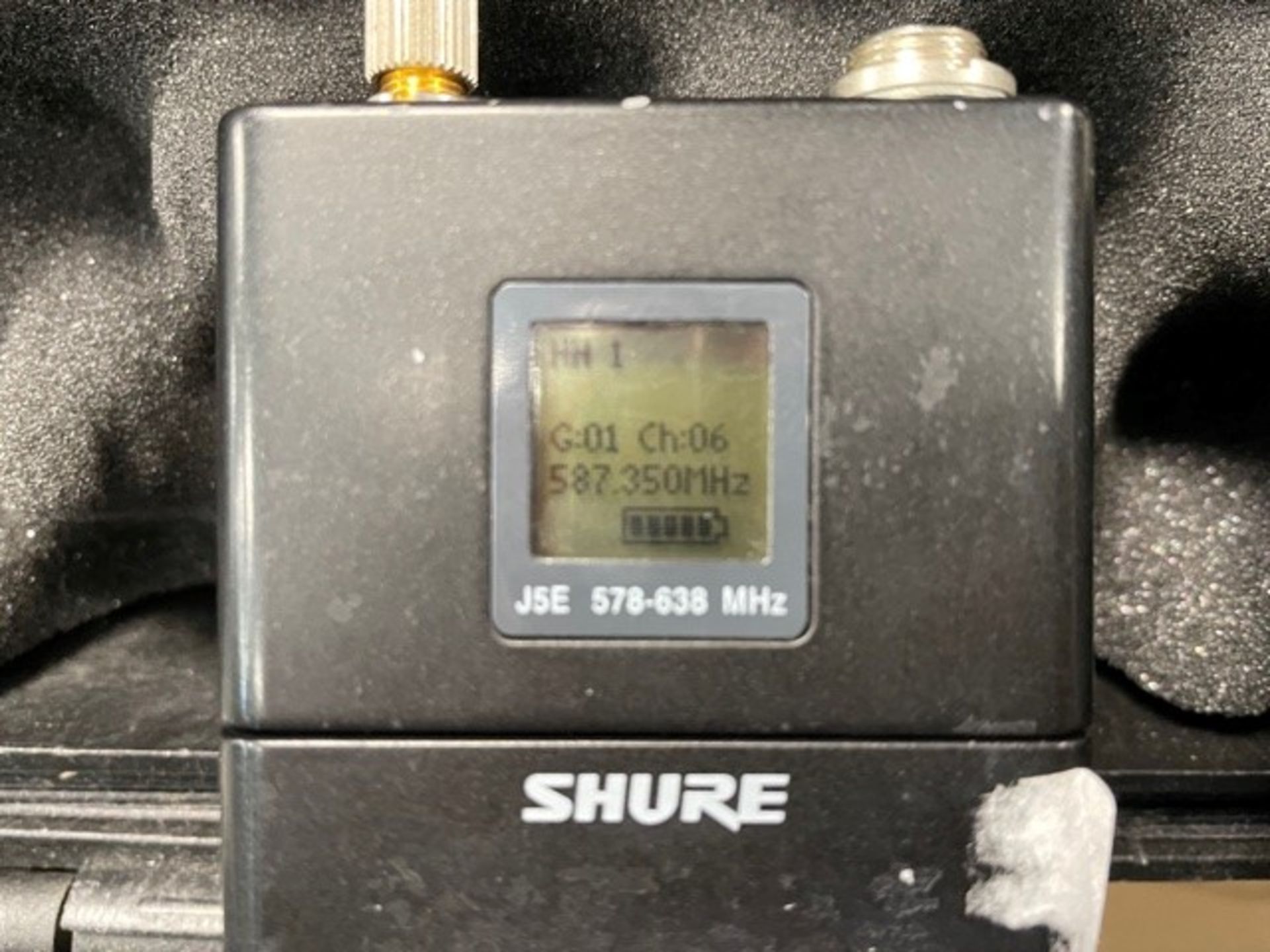 4 x Shure UR1 Transmitters In Plastic Case - Frequency Range: J5E - Ref: 402 - Image 3 of 6