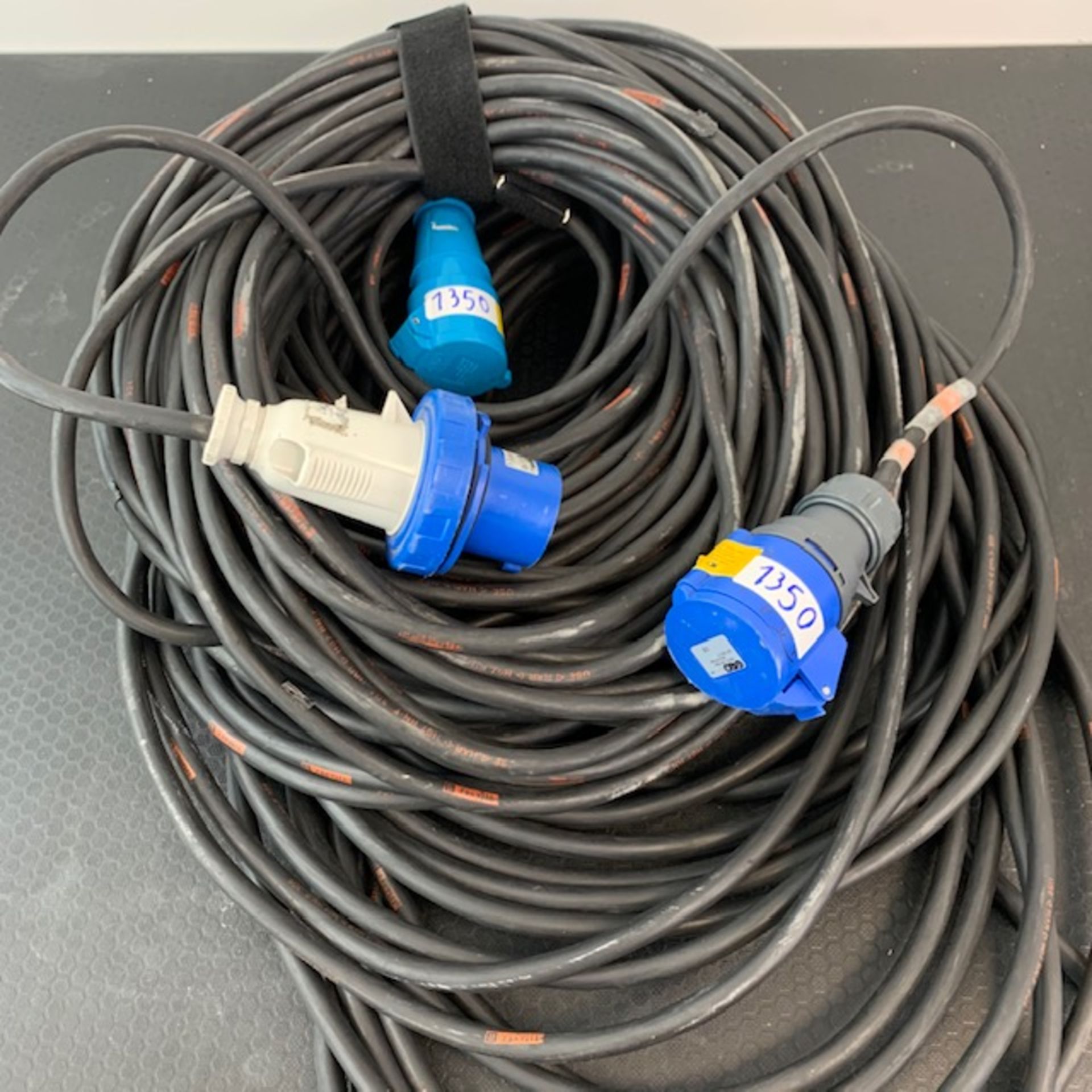 2 X 32Amp Single Phase 30M Cable - Ref: 1350 - CL581 - Location: Altrincham WA14Items will be