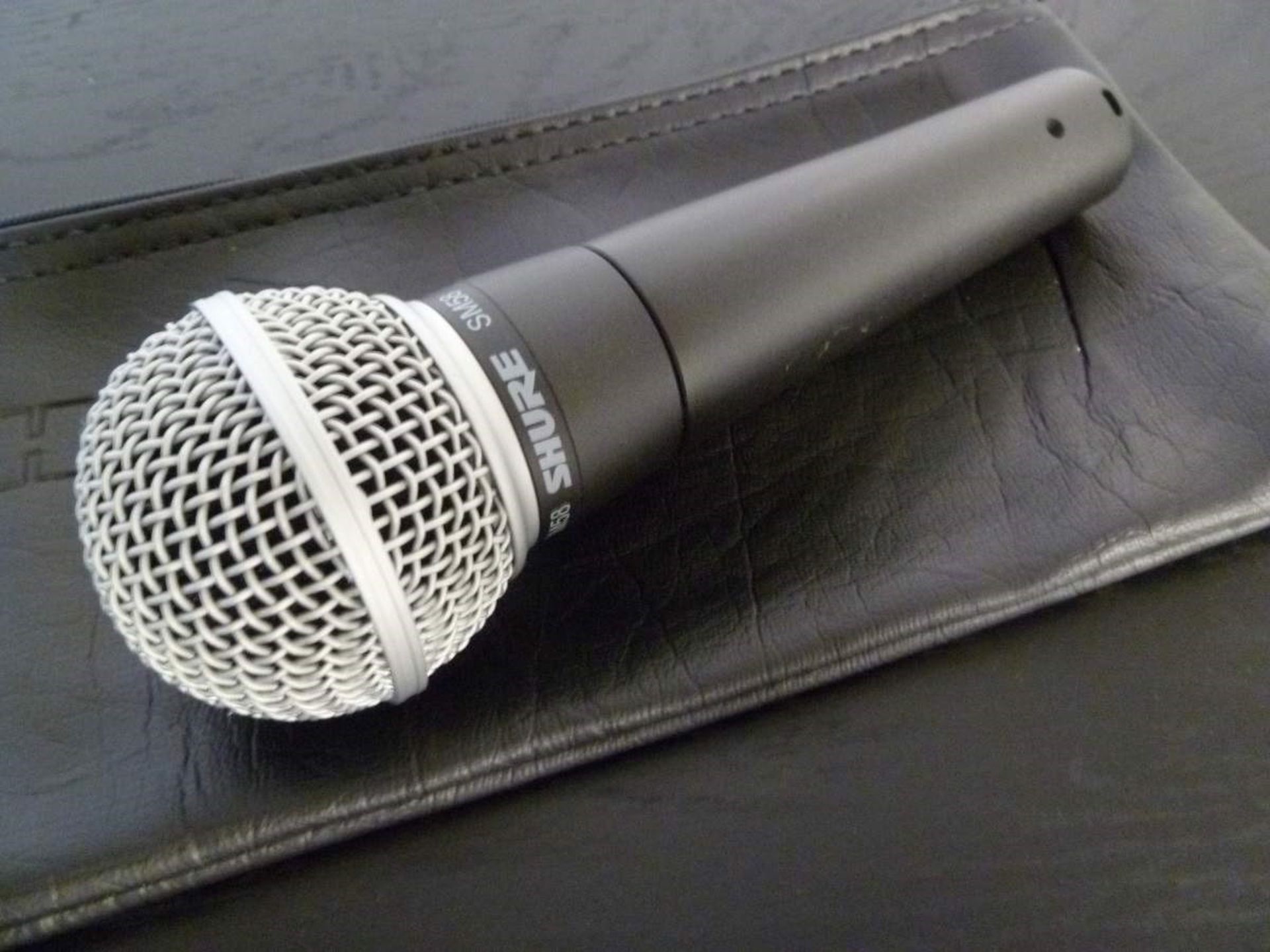 1 x Shure SM-58 Microphone With Orignal Shure Bag - Ref: 715 - CL581 - Location: Altrincham