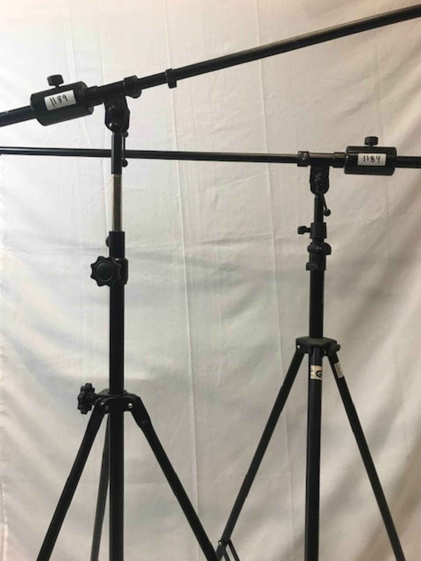 1 x Pair of K&M heavy duty overhead mic stands - Ref: 1189 - CL581 - Location: Altrincham WA14 - Image 2 of 2