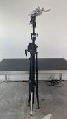 1 x Doughty EasyLift T55511 Lighting Stand - Ref: 900 - CL581 - Location: Altrincham WA14