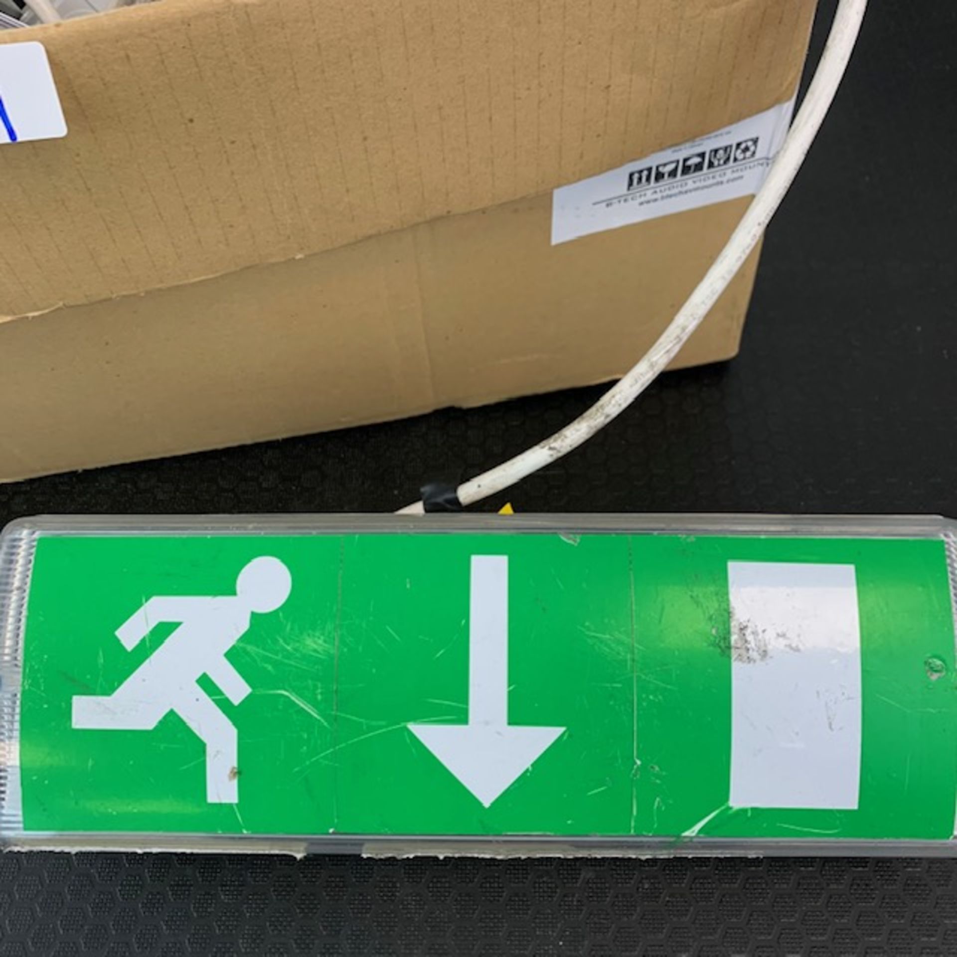 5 X Emergency Exit Lights In Box - Ref: 1339 - CL581 - Location: Altrincham Wa14 - Image 2 of 2