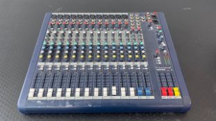 1 x SoundCraft 12/18 Channel Annoulouge Mixing Desk In Flight Case - Ref: 921 - CL581 - Location: