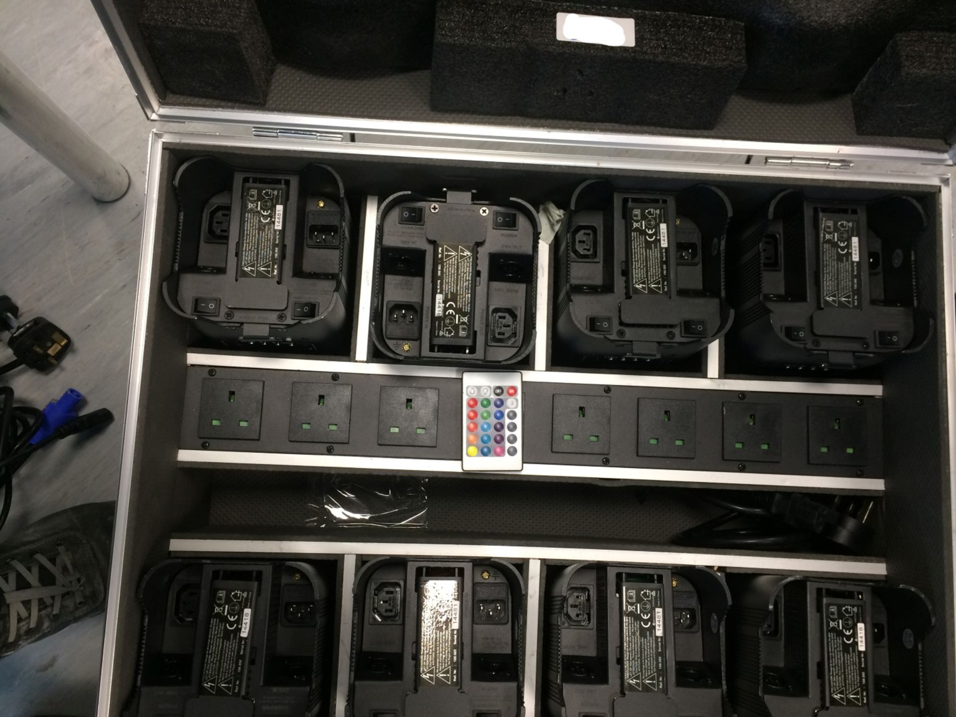 8 x BeamZ Battery Uplighters in wheeled Charging Case PSU, Remote Control & IEC Cables - Ref: 705 - Image 3 of 3