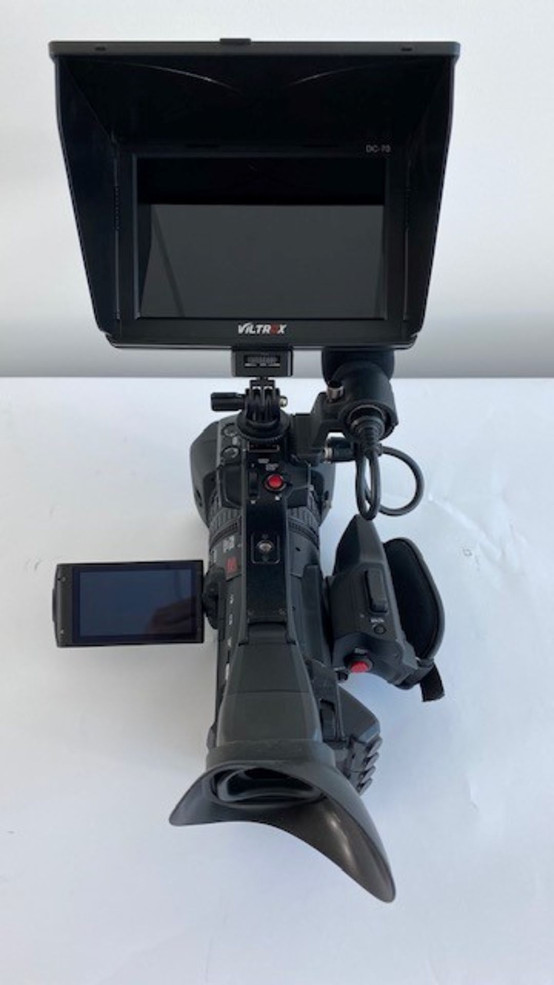 1 x Canon XF205 Video Camera complete with Viltrox DC-70 II LCD Monitor, Rode Mic, With 2 Battery - Image 3 of 5
