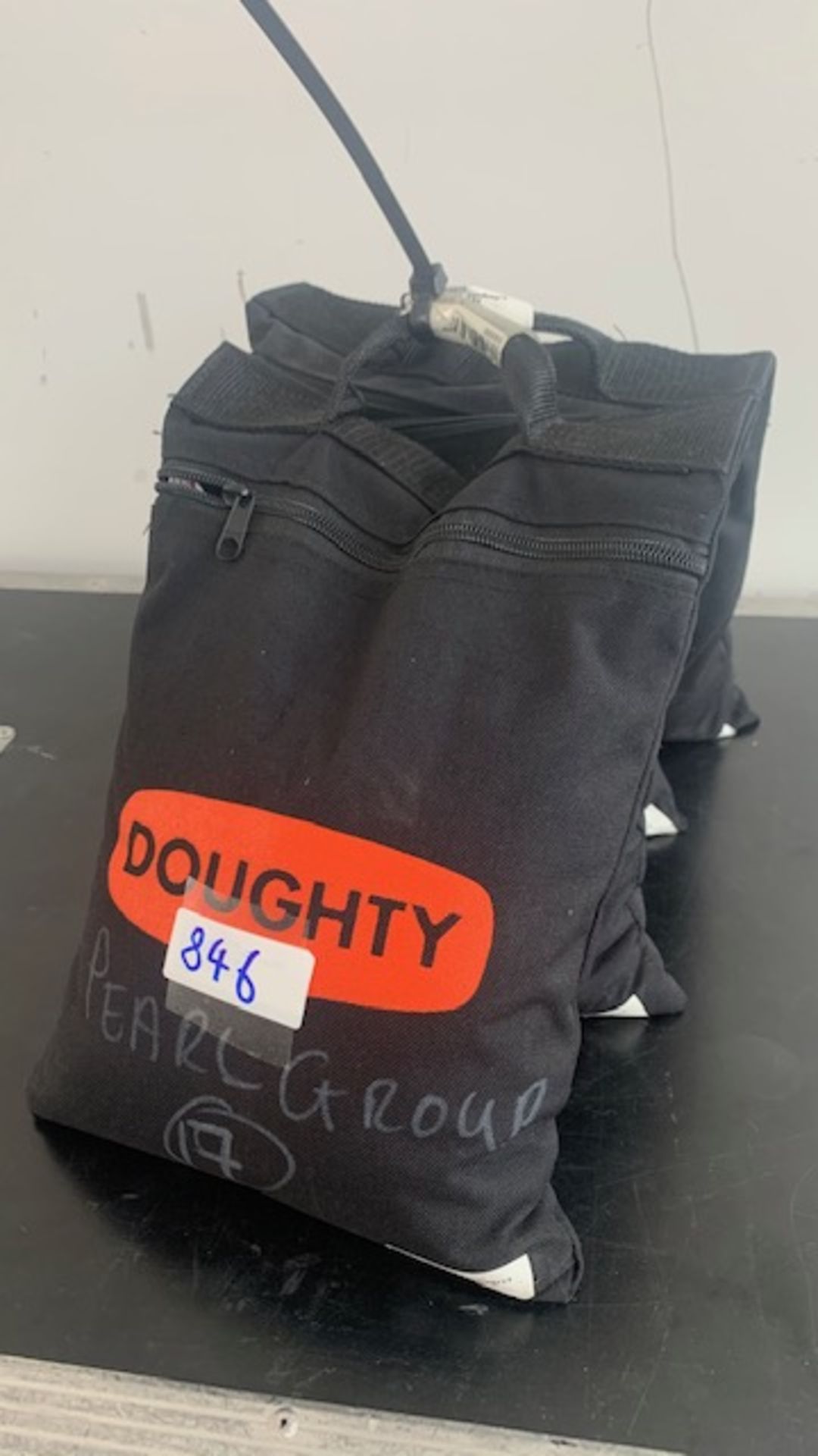 2 x Doughty 10kg Handled Sand Bag Weights - Ref: 846 - CL581 - Location: Altrincham WA14