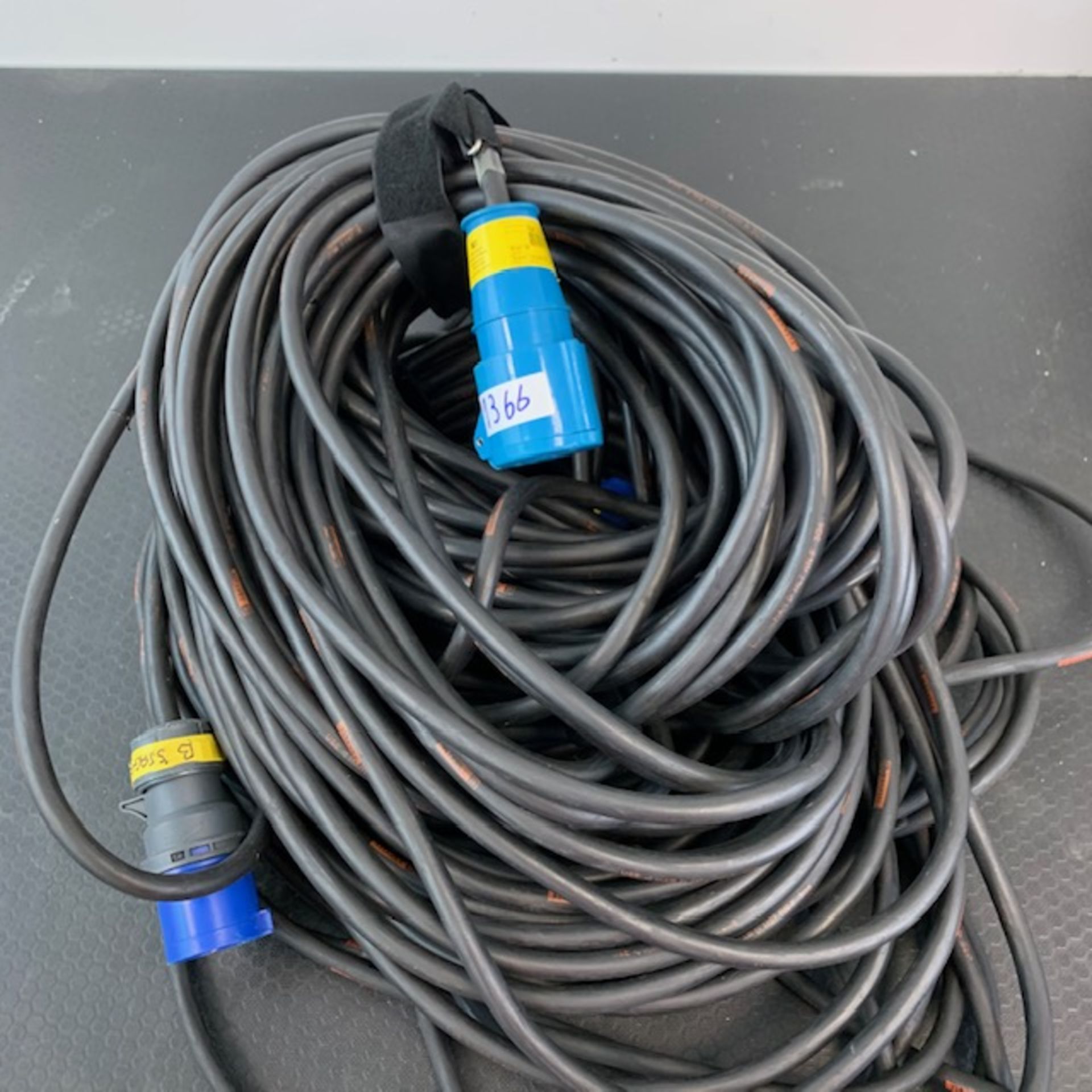 2 X 32Amp Single Phase 30M Cable - Ref: 1366 - CL581 - Location: Altrincham WA14Items will be