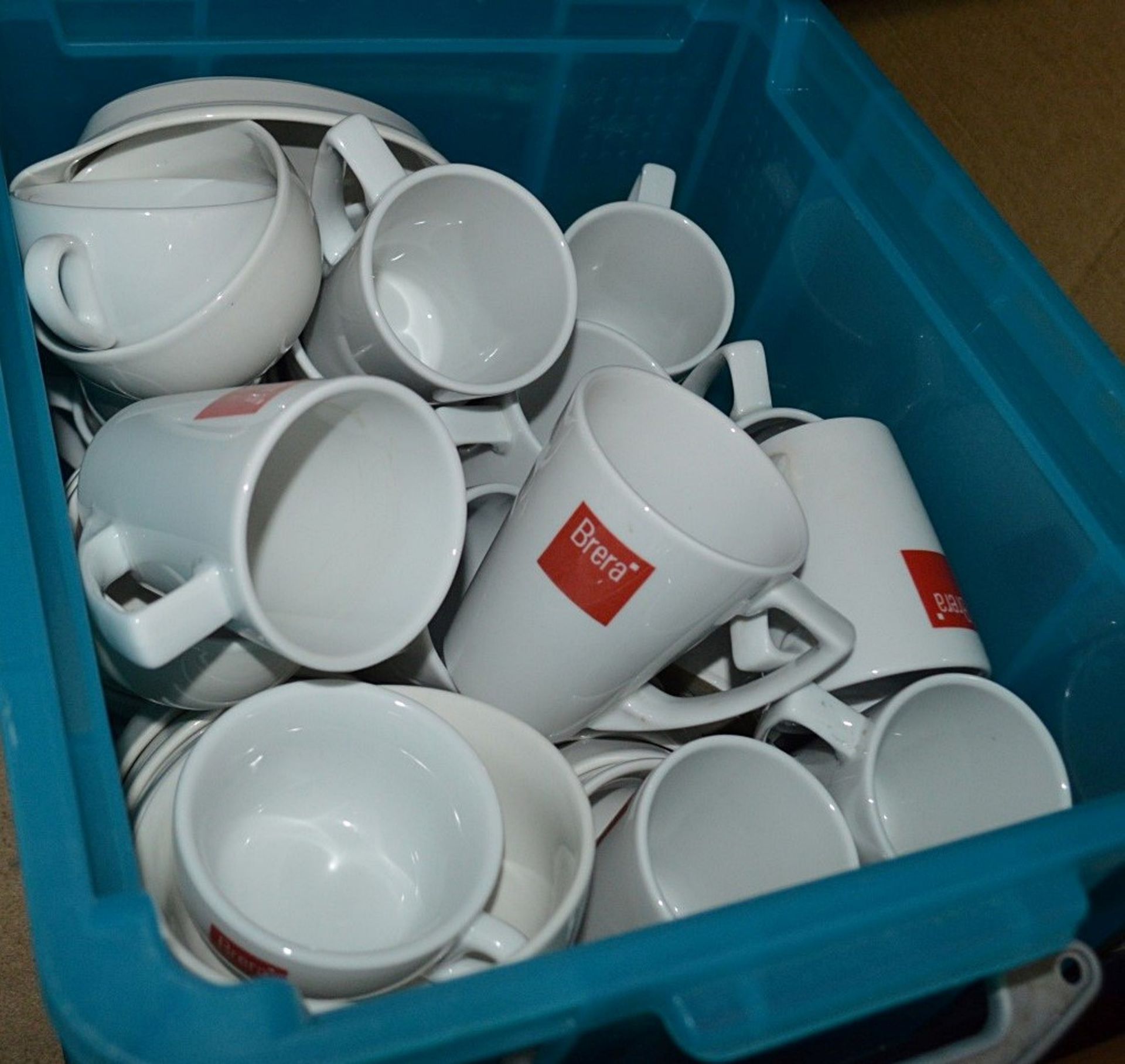 40 x Assorted Items Of Coffee Shop Crockery - Includes Branded Cups, Mugs And More - Pre-owned, - Image 3 of 3