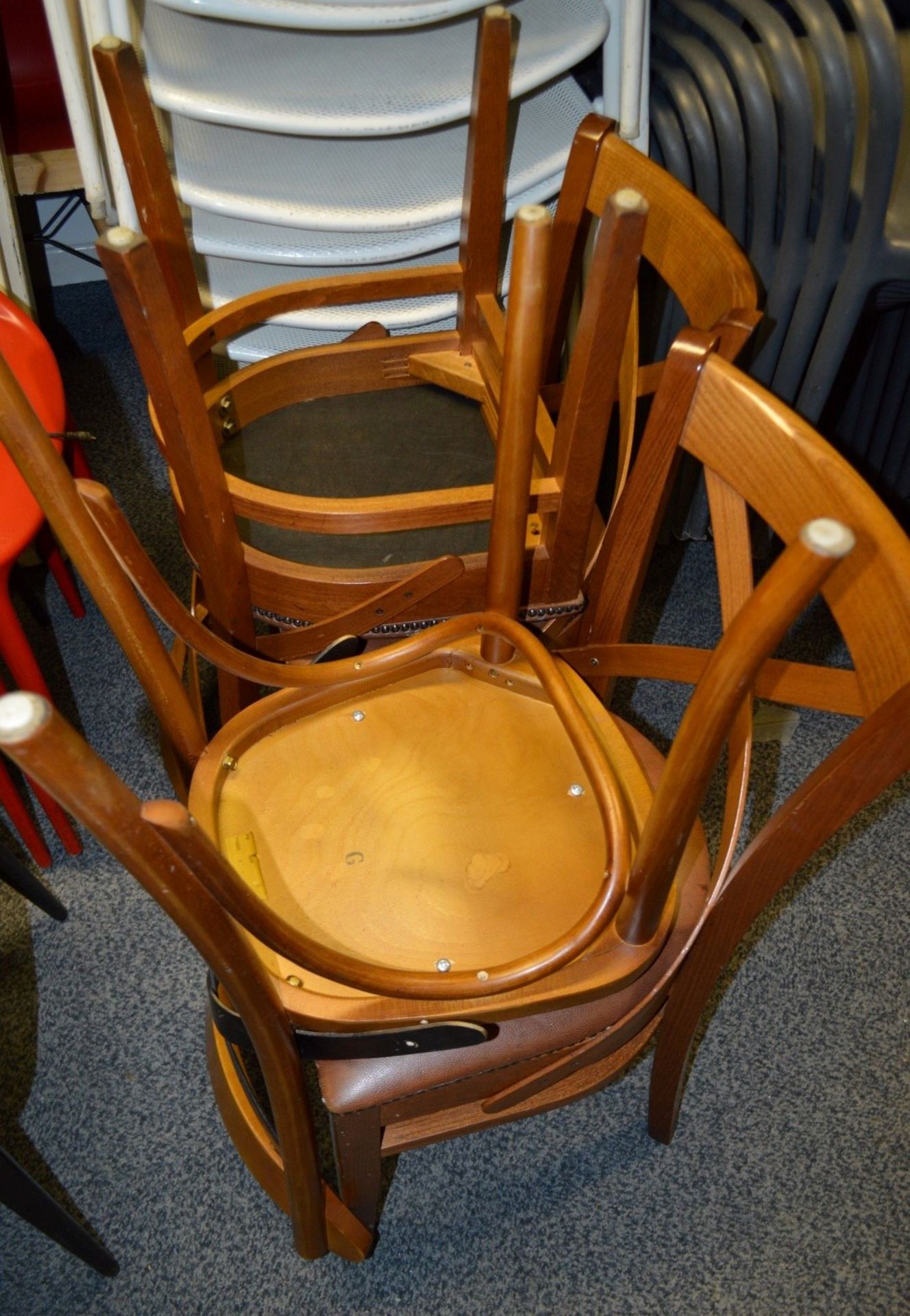 4 x Assorted Cross-Back Dining Chairs - Dimensions: W43 x D40 x H82 x Seat 46cm - Used - Ref614 - - Image 3 of 7