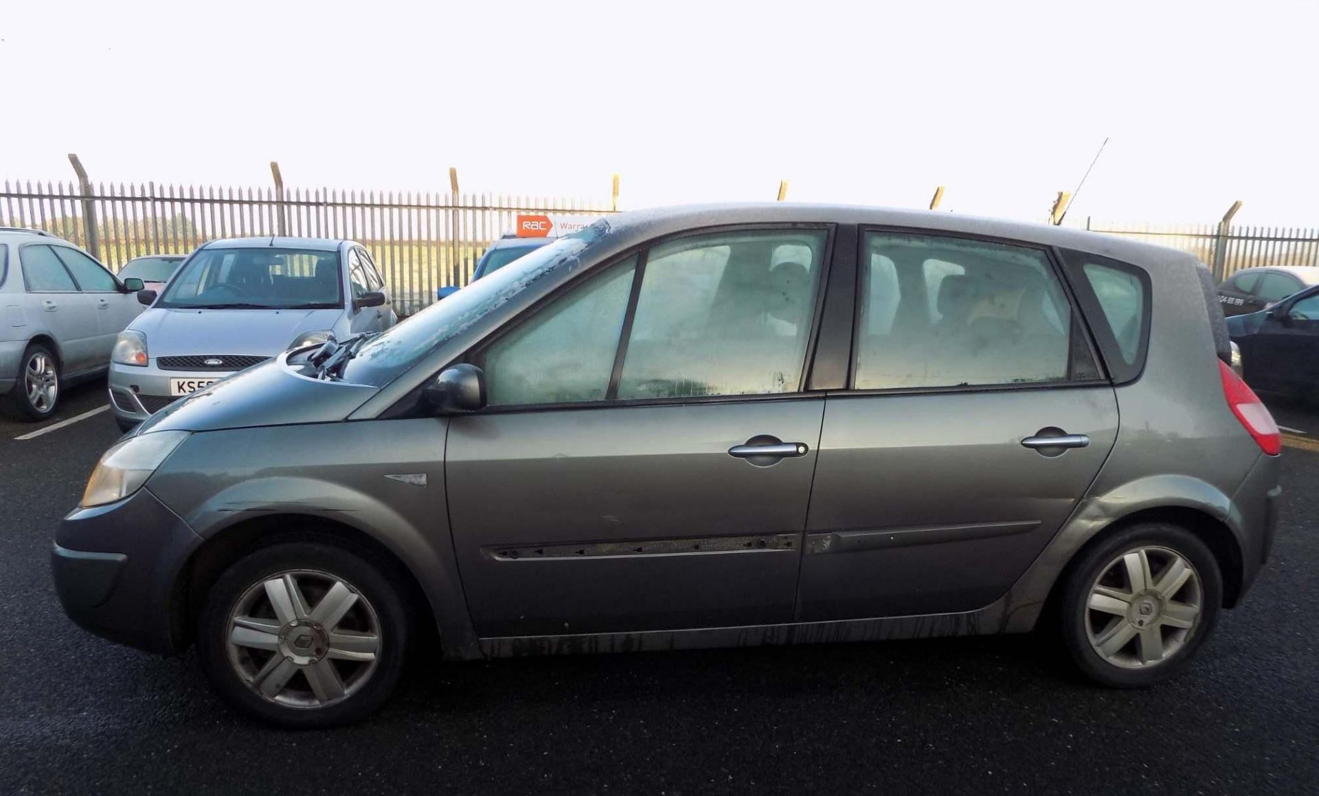 2004 Renault Scenic 1.5 dCi Dynamique MPV 5dr - CL505 - NO VAT ON THE HAMMER - Location: Corby, - Image 6 of 7