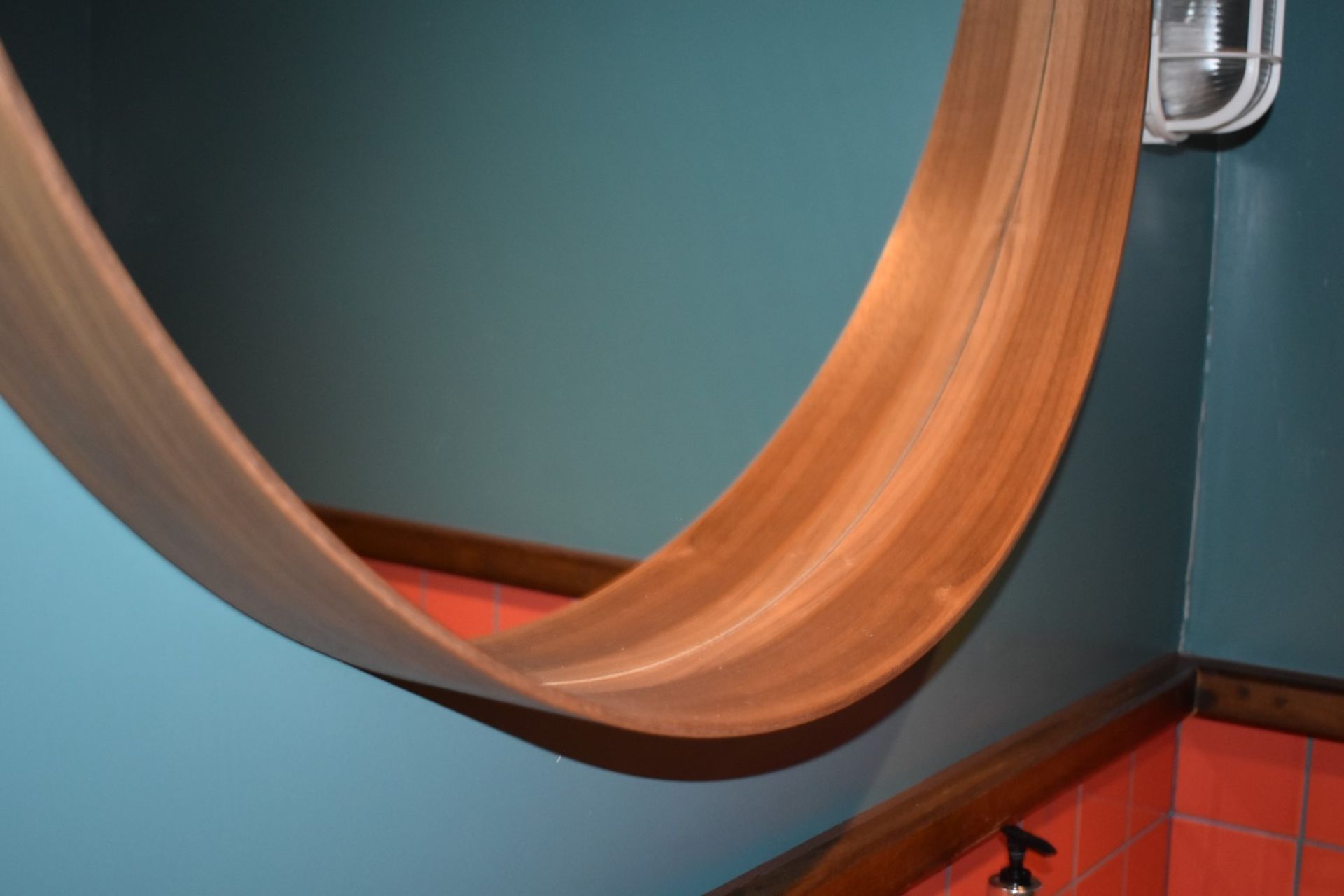 1 x Contemporary Wall Mirror - Circular Design With Walnut Surround - 80cm Diameter - Ref: RB151 - - Image 3 of 3