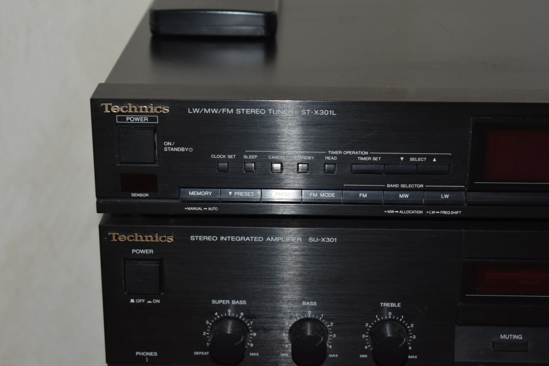 1 x Technics Separates Stereo System - Includes LW/MW/FM Tuner, Integrated Amplifier, Double - Image 7 of 9