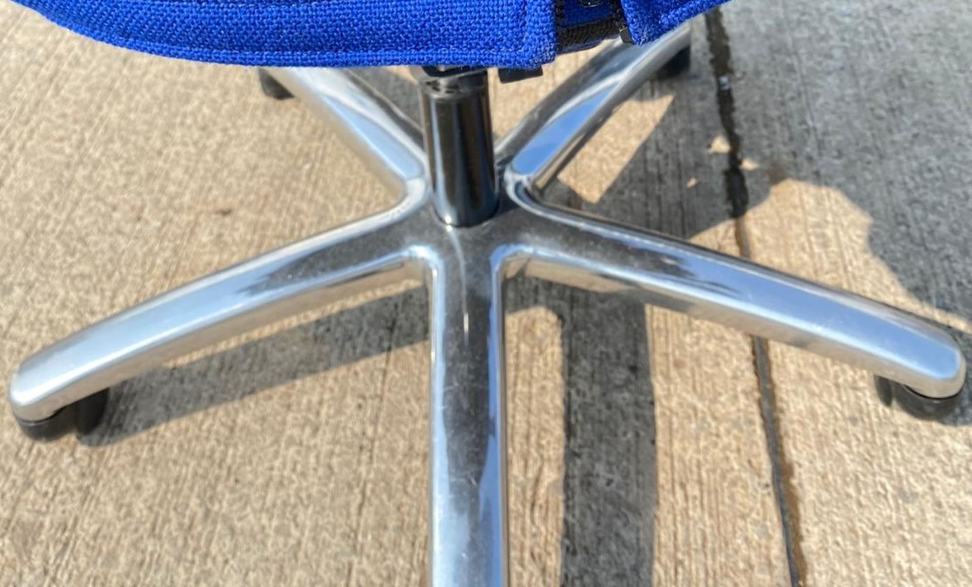 1 x Status Therapod 5250 Chair in Blue - Used Condition - Location: Altrincham WA14 - Image 7 of 10