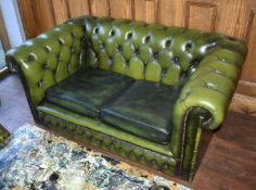 1 x Chesterfield Style Antique Green Leather Sofa With Matching Armchair - CL586 - Location: