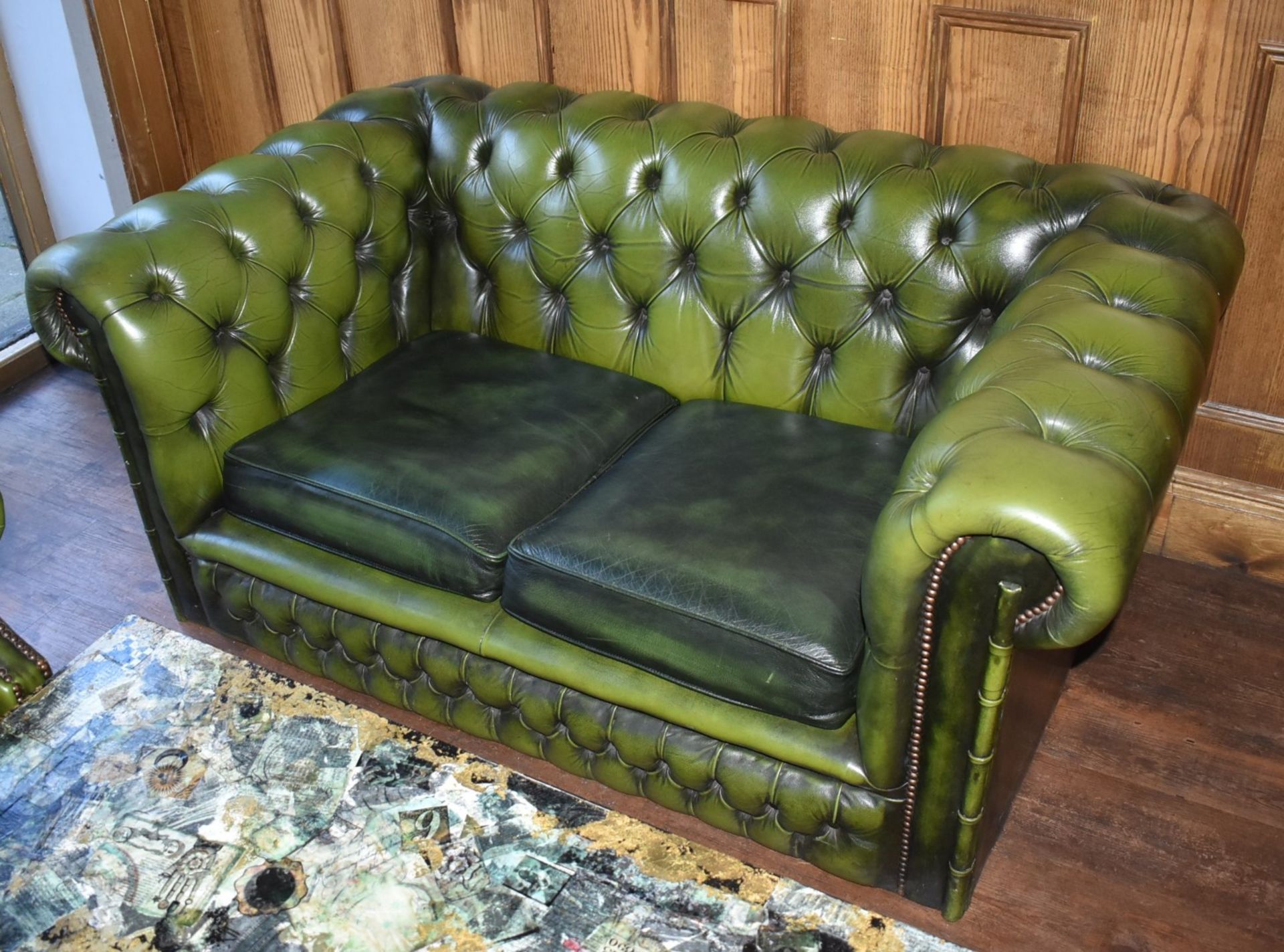 1 x Chesterfield Style Antique Green Leather Sofa With Matching Armchair - CL586 - Location: