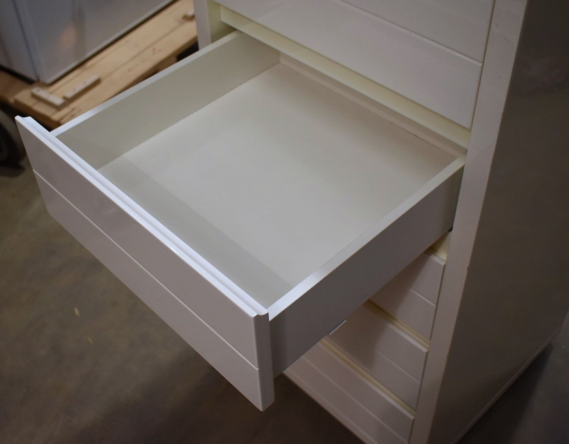 1 x Set of Seven Casabella Adria Bedroom Drawers - White Gloss With Glass Top and Soft Close Drawers - Image 5 of 6