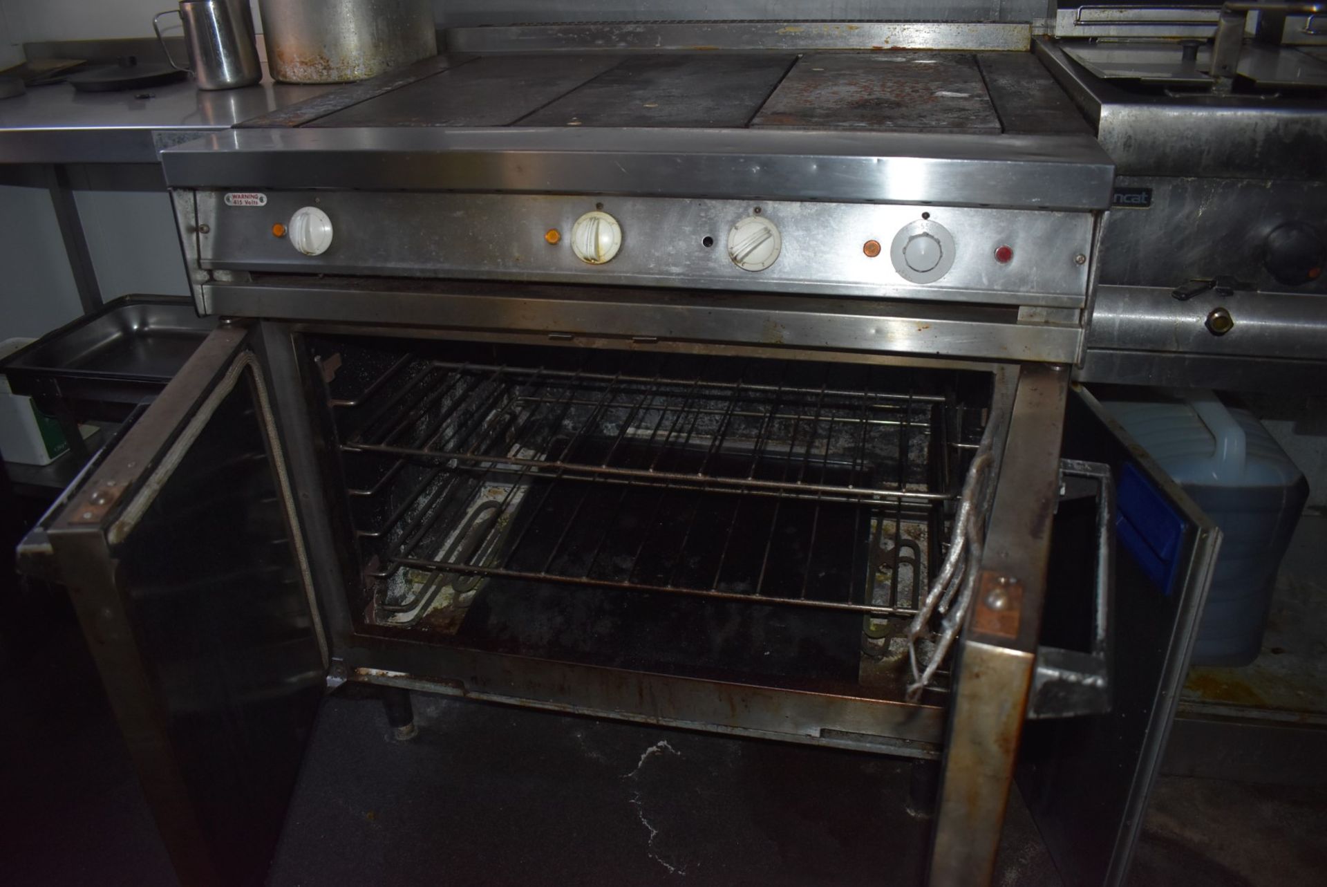 1 x Solid Top Commercial Range Cooker Oven - 90cm Wide - 3 Phase Power - CL586 - Image 3 of 3