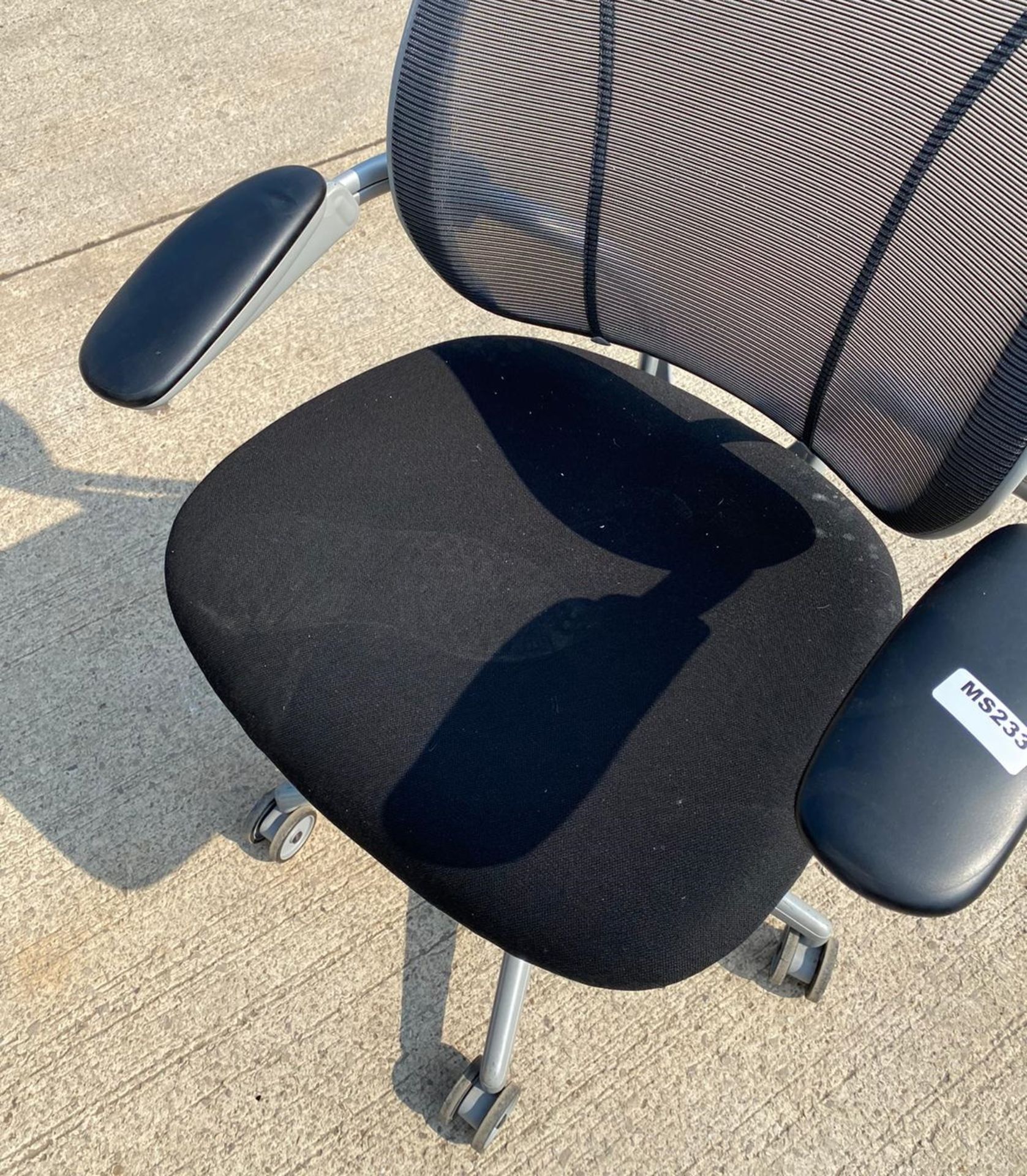 1 x Humanscale Liberty Task Chair in Black and Grey - Used Condition - Location: Altrincham WA14 - - Image 4 of 11