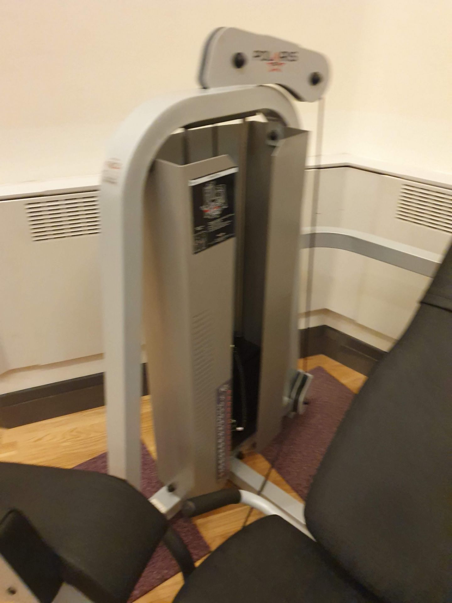 1 x Polaris DE-207 Abductor Gym Machine - CL552 - Location: Altrincham WA14 - Image 2 of 5
