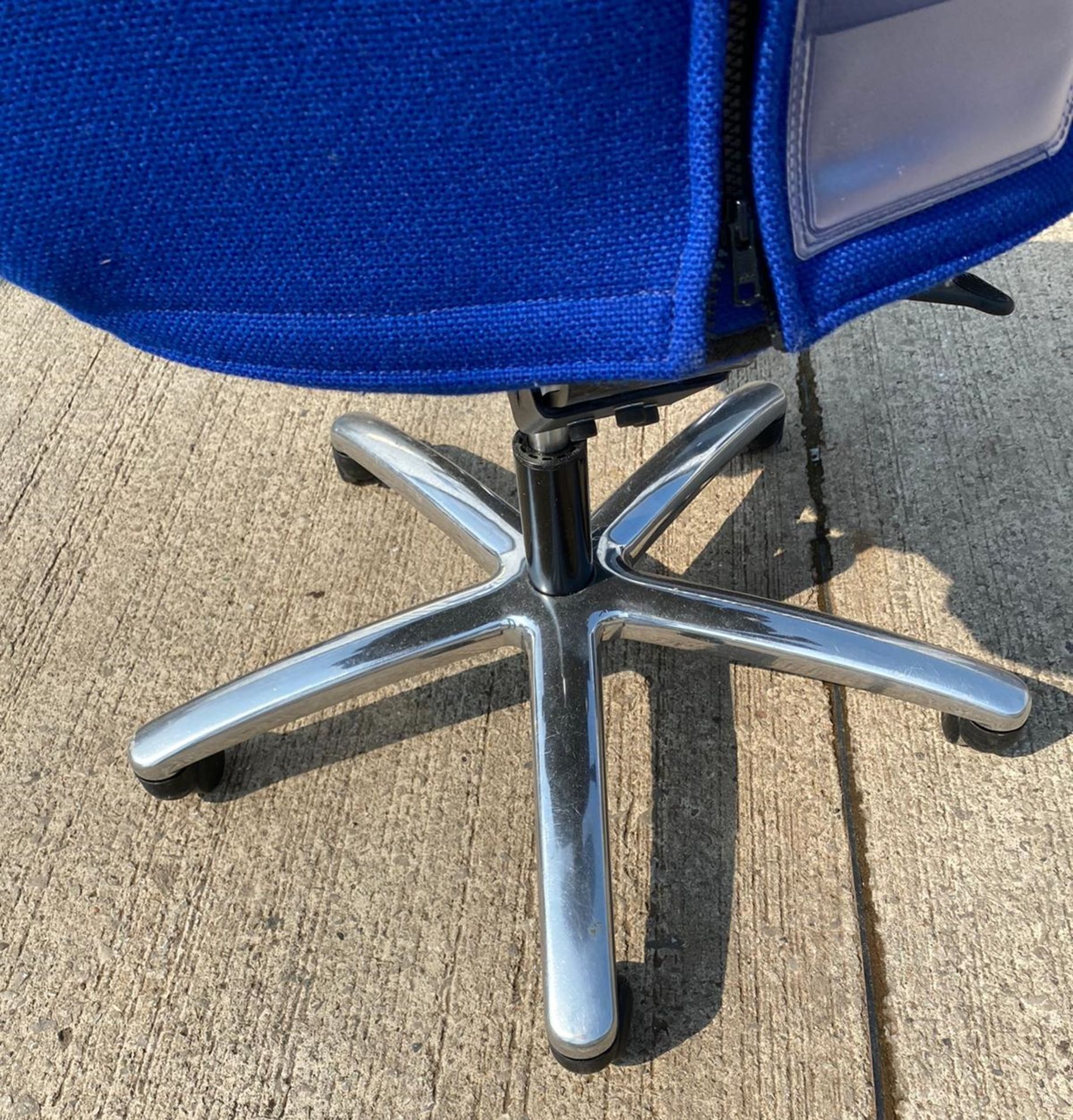 1 x Status Therapod 5250 Chair in Blue - Used Condition - Location: Altrincham WA14 - Image 4 of 10