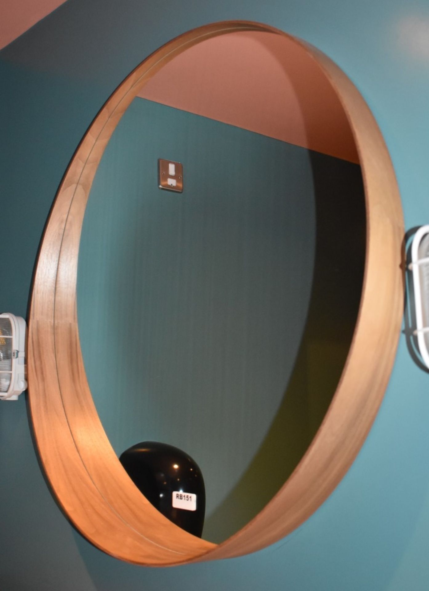 1 x Contemporary Wall Mirror - Circular Design With Walnut Surround - 80cm Diameter - Ref: RB151 - - Image 2 of 3