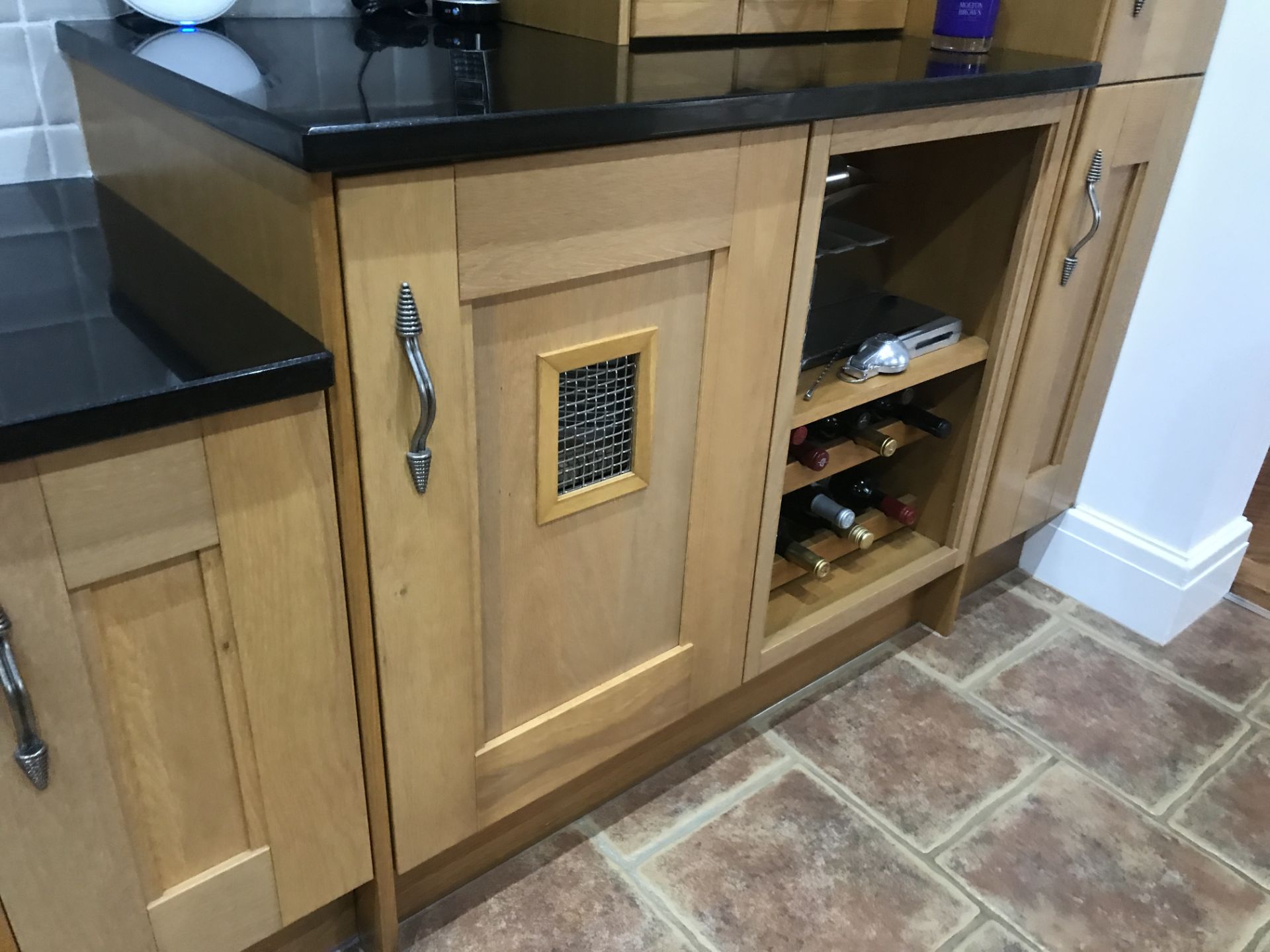 1 x Farmhouse Shaker Style Fitted Kitchen Featuring Solid Oak Soft Close Doors, Central Island, - Image 29 of 60