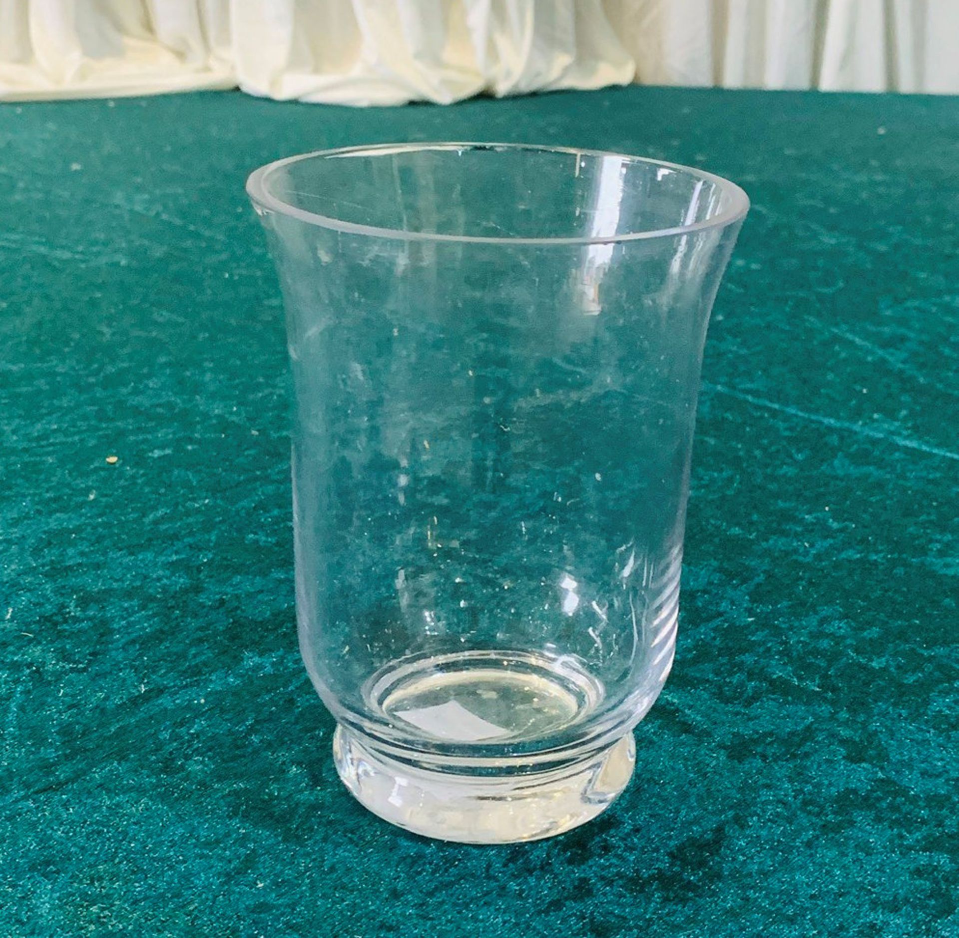20 x Small Hurricane Vases - Dimensions: 15x10.5cm - Ref: Lot 39 - CL548 - Location: Leicester