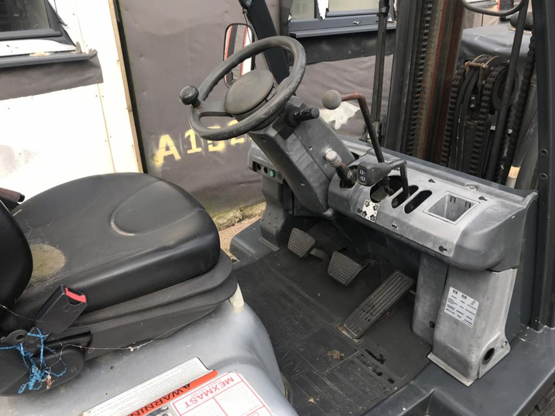 2007 Nissan 25 Counter Balance Forklift Truck - Gas Powered - Rated Capacity 2500kg - Starts, - Image 2 of 18