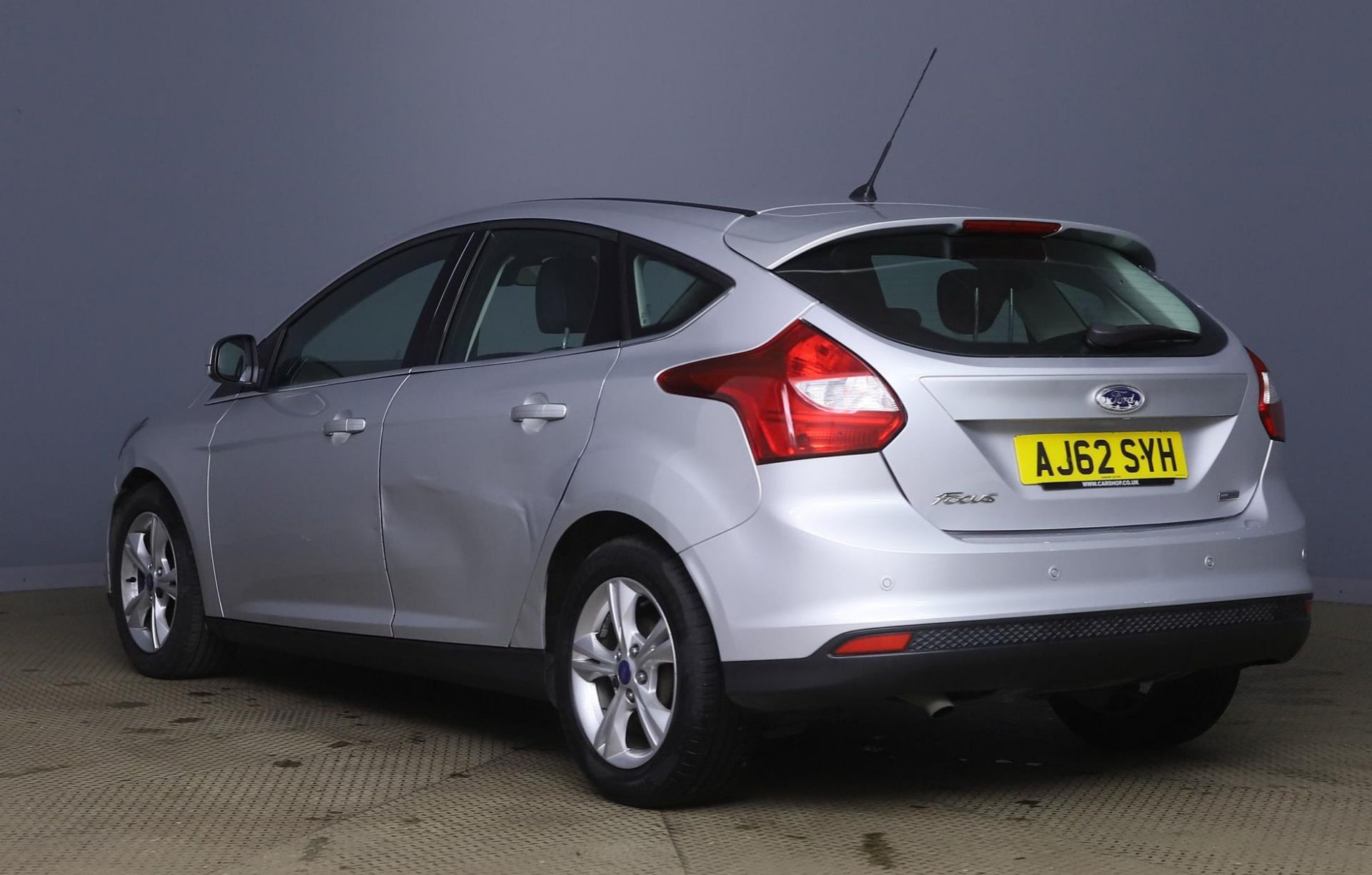 2013 Ford Focus 1.6 TDCi 115 Zetec 5dr Hatchback - CL505 - NO VAT ON THE HAMMER - Location: Corby, N - Image 4 of 12