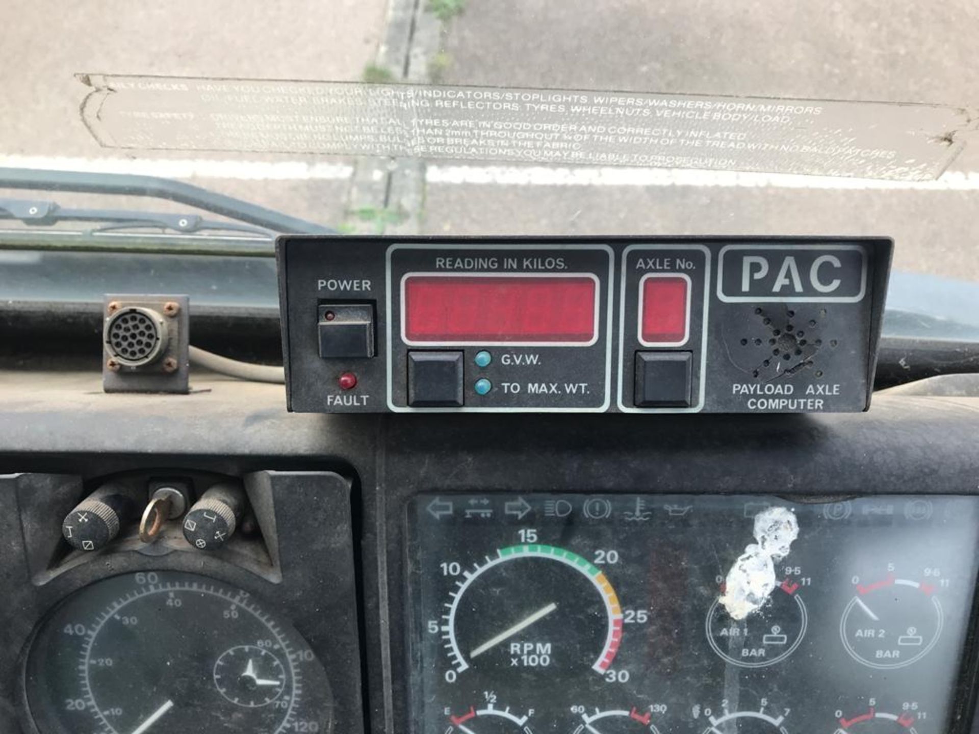 1991 Leyland DAF 180 Turbo Freighter 17.18 Truck With Fassi Loader Crane - Location: Sandwich, - Image 13 of 32