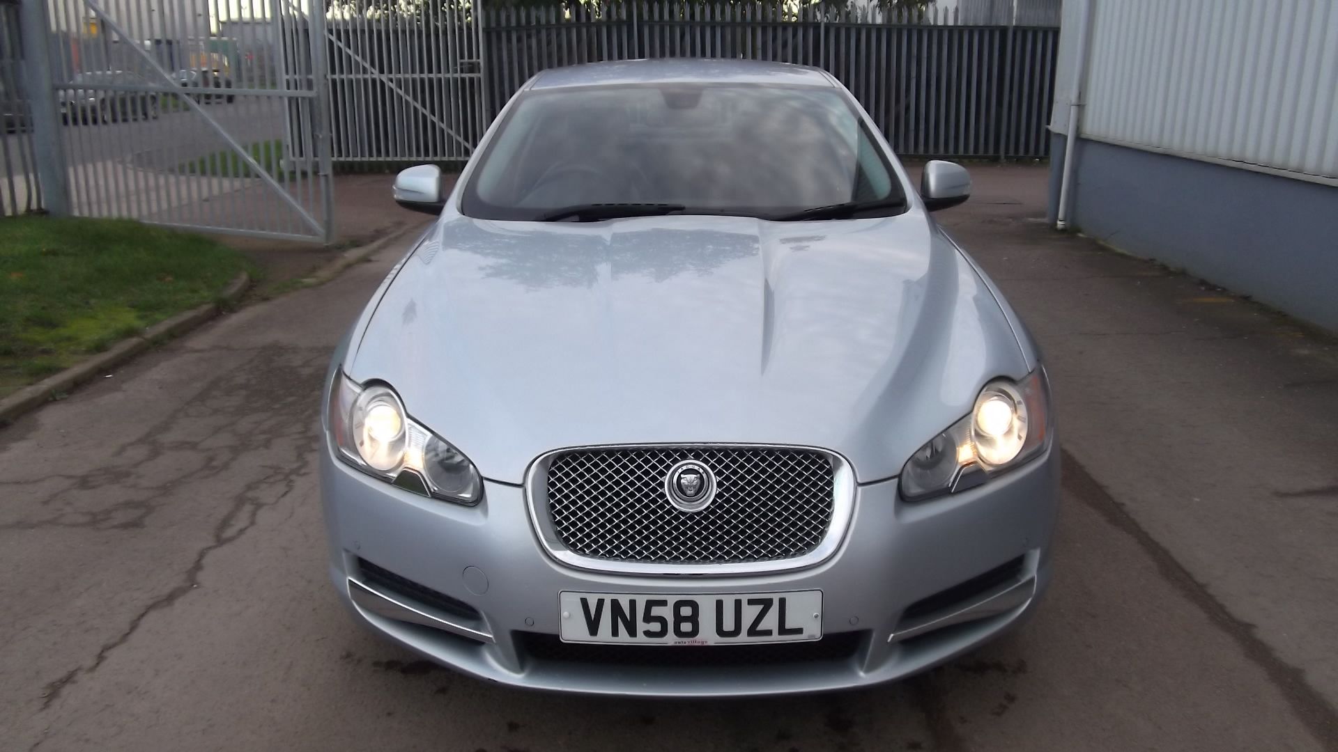 2009 Jaguar XF 2.7D V6 Premium Luxury 4 Door Saloon - CL505 - NO VAT ON THE HAMMER - Location: Corby - Image 2 of 26