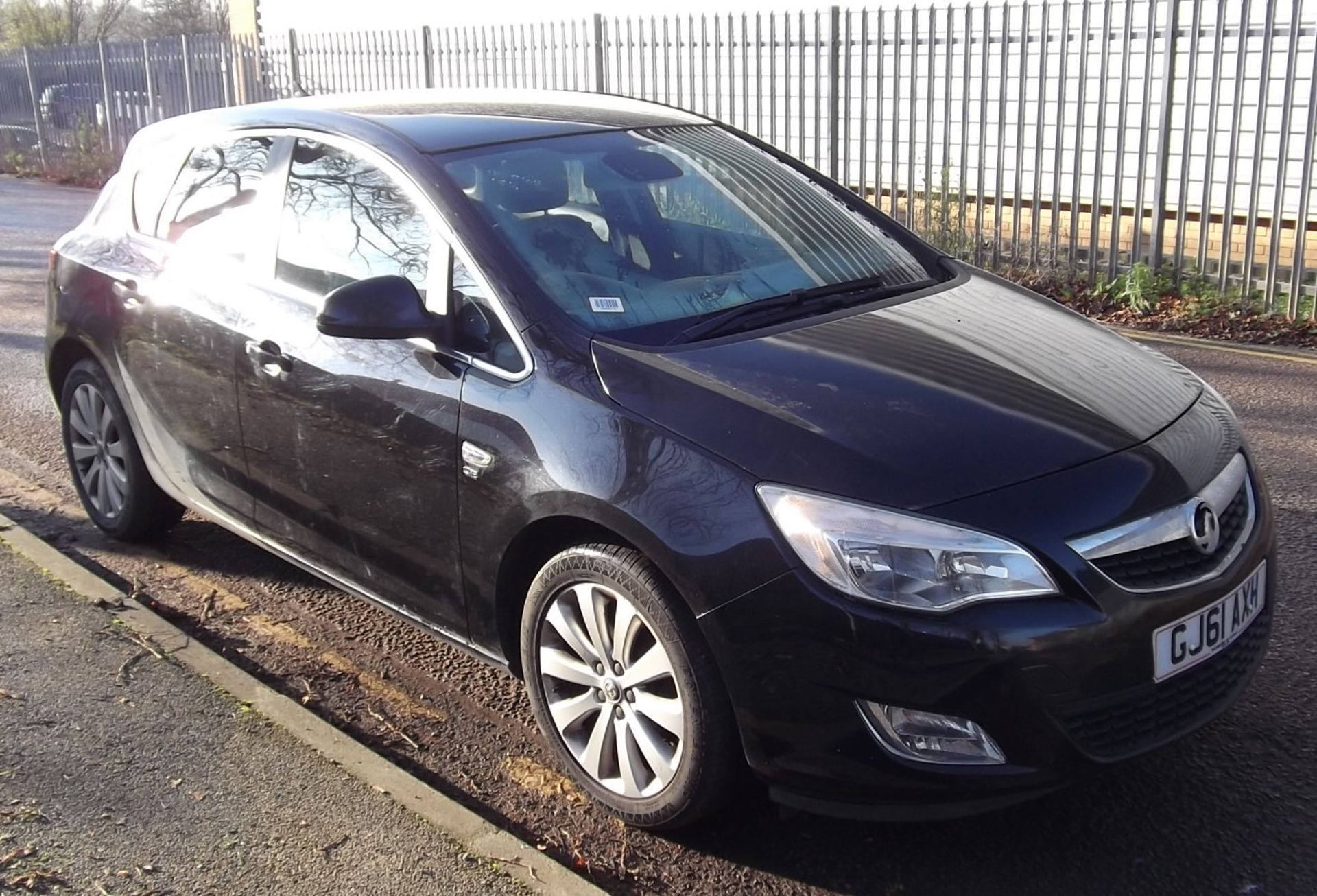 2011 Vauxhall Astra SE 1.6 Automatic 5 Door Hatchback - 97,000 Miles - Sat Nav, Dab Radio, Bluetooth