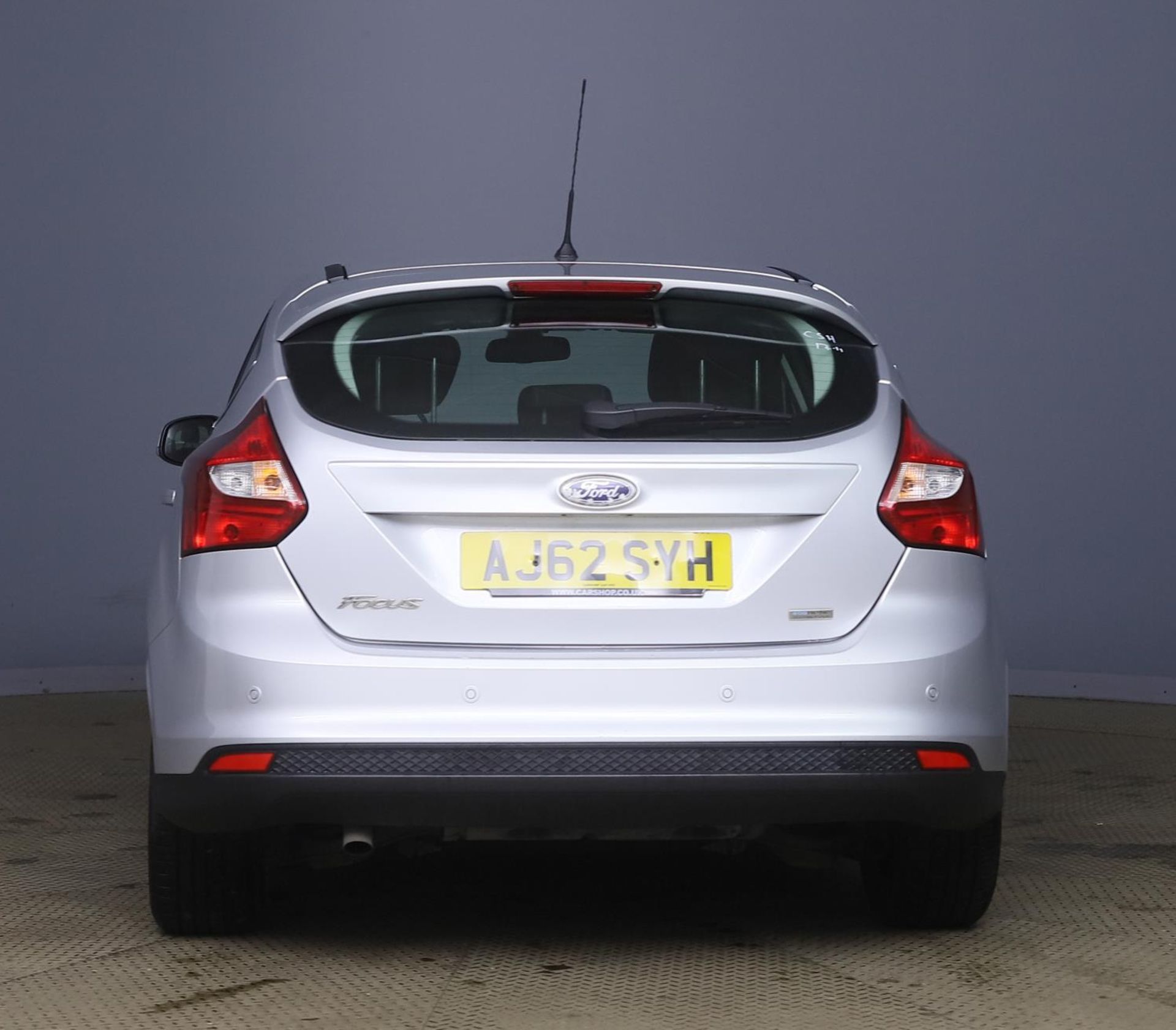 2013 Ford Focus 1.6 TDCi 115 Zetec 5dr Hatchback - CL505 - NO VAT ON THE HAMMER - Location: Corby, N - Image 5 of 12