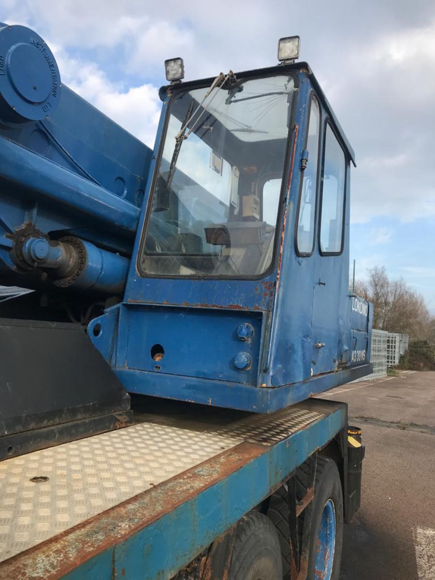 1988-1999 Sisu Lokomo A330NS 30 Tonne Mobile Crane With 9000cc Diesel Engine - Location: Dover - Image 17 of 38