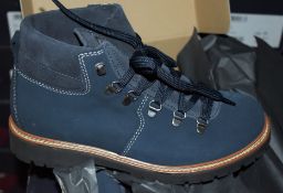 1 x Pair of Designer Olang Merano 82 Blu Women's Winter Boots - Euro Size 40 - Brand New Boxed Stock