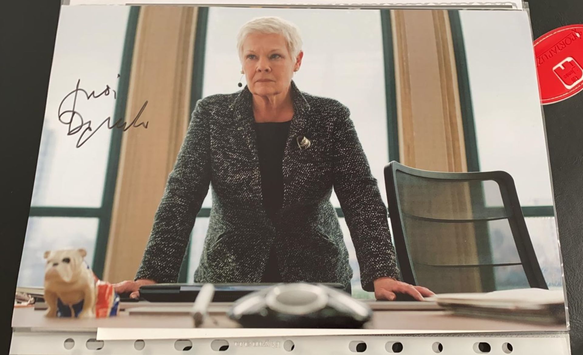 1 x Signed Autograph Picture - DAME JUDI DENCH - With COA - Size 12 x 8" - CL590 - Location: - Image 2 of 3