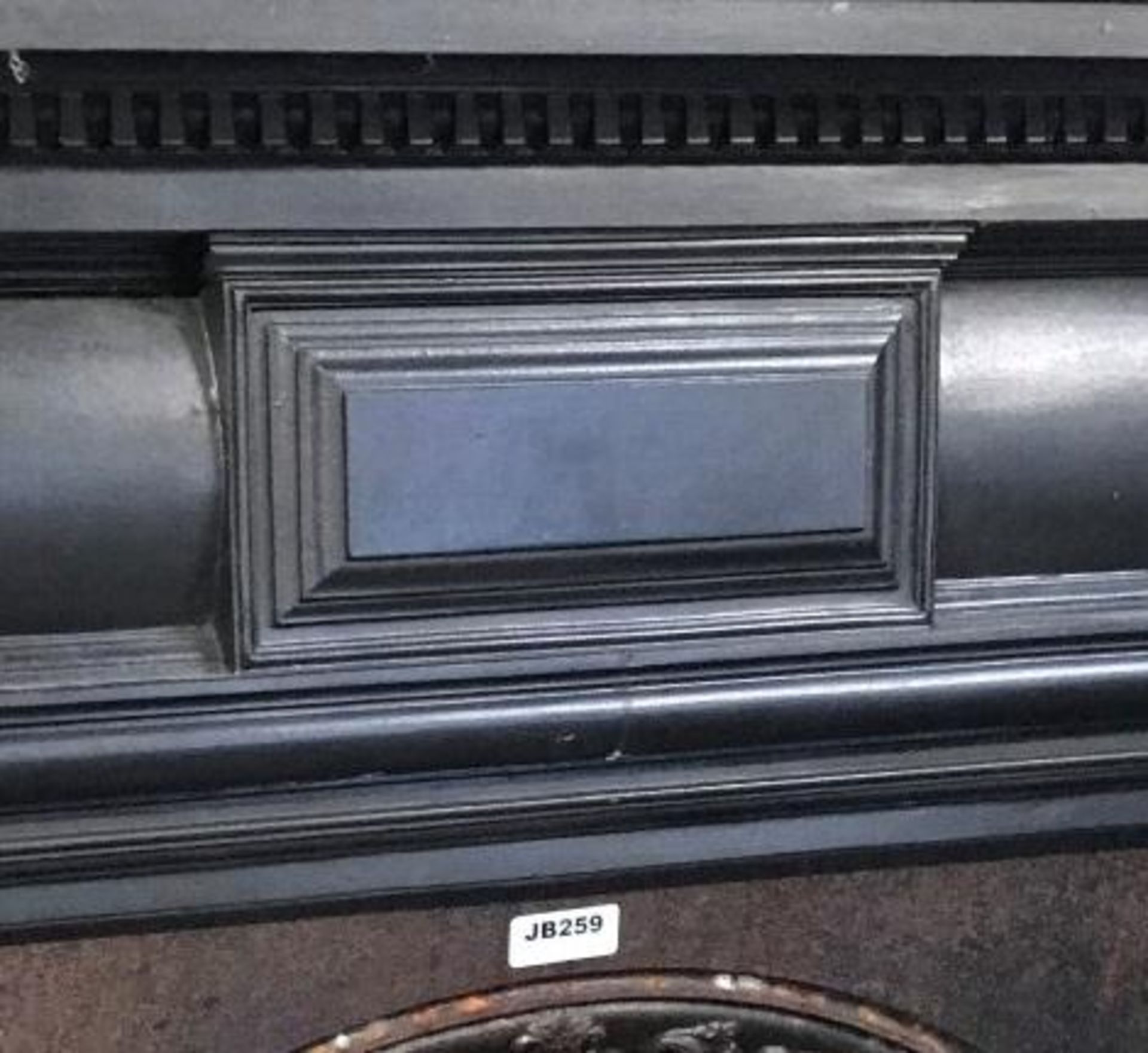 1 x Stunning Antique Victorian Cast Iron Fire Surround with Horseshoe Insert - Dimensions: Height - Image 9 of 9