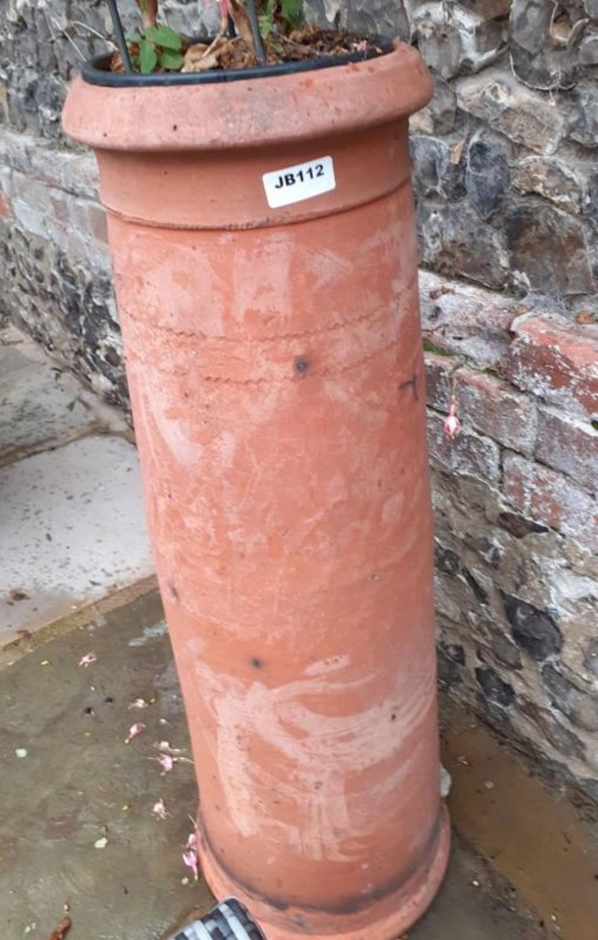 2 x Clay Chimney Garden Planters With Differing Heights - Ref: JB112 - Pre-Owned - NO VAT ON THE - Image 2 of 5