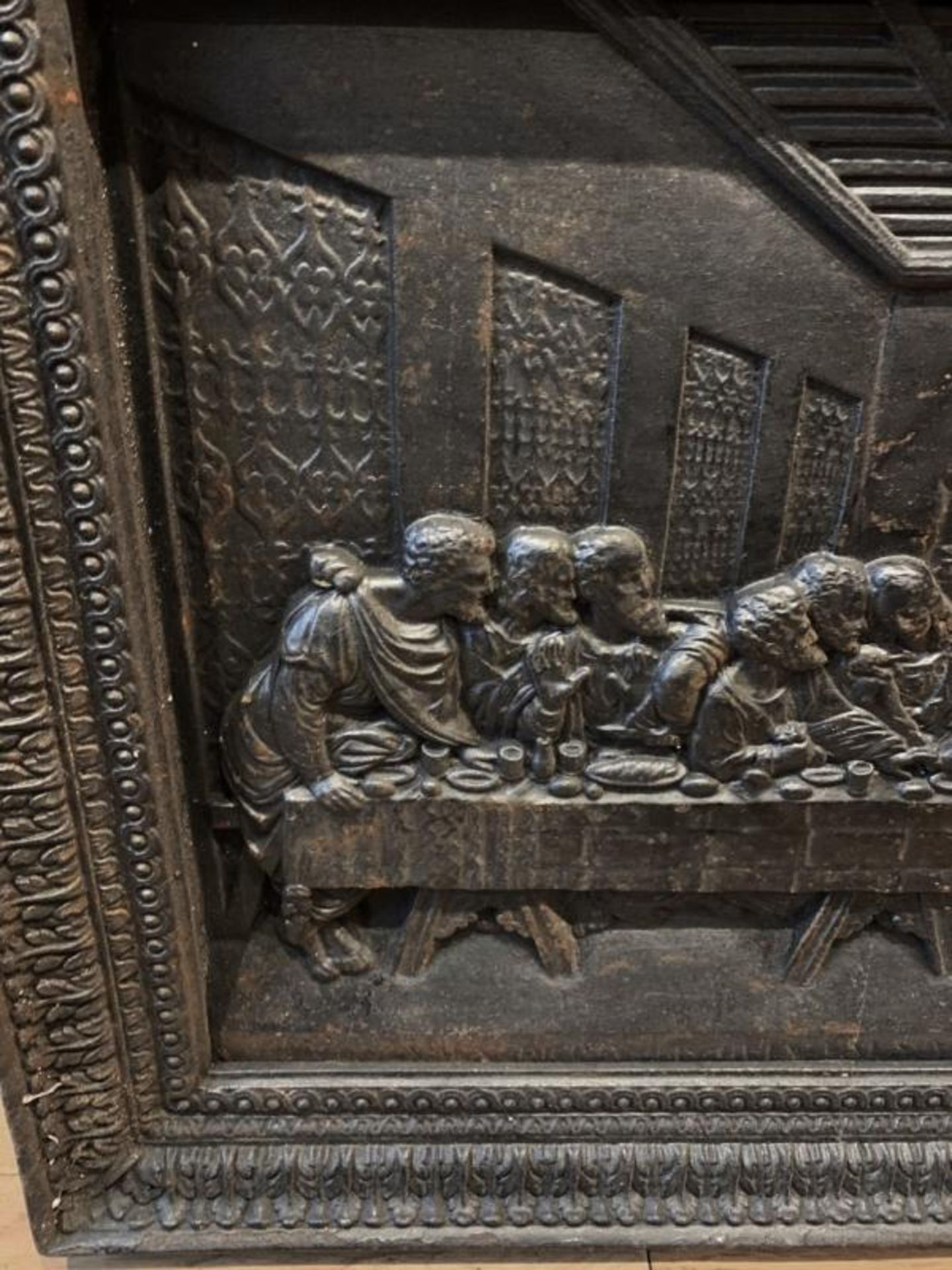 1 x Heavy Solid Cast Iron Rectangular Sculpture Featuring The Famous 'Last Supper' Scene - - Image 7 of 14