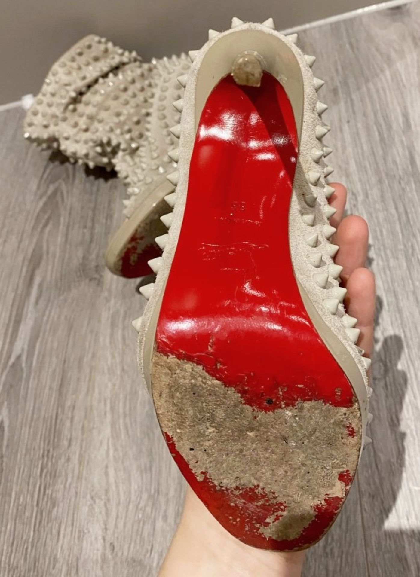 1 x Pair Of Genuine Christain Louboutin High Heel Shoes In Crème - Size: 36 - Preowned in Good Condi - Image 4 of 4