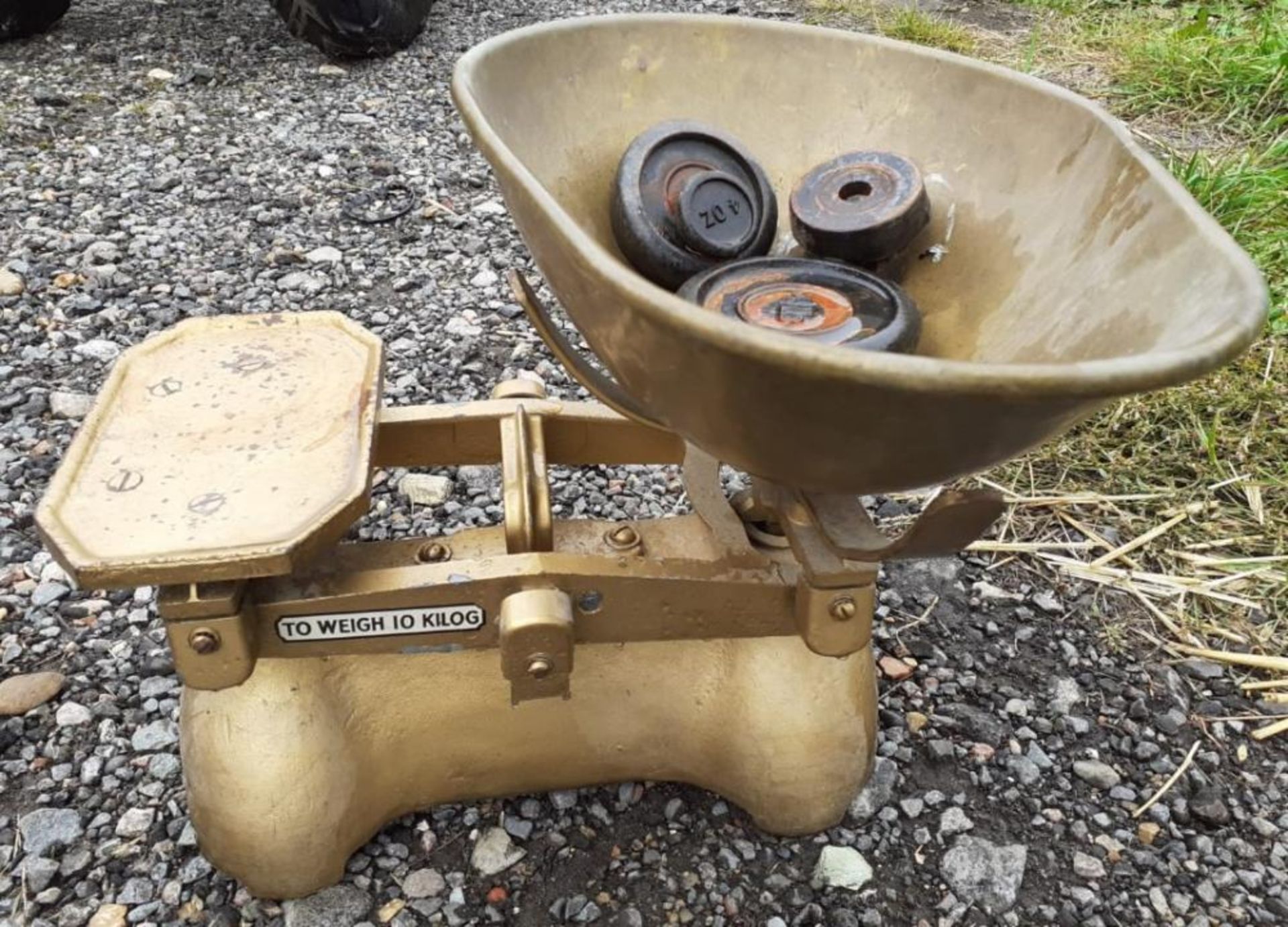 2 x Old Style Weighing Scales - Ref: JB211 - Pre-Owned - NO VAT ON THE HAMMER - CL574 - Location: - Image 6 of 9
