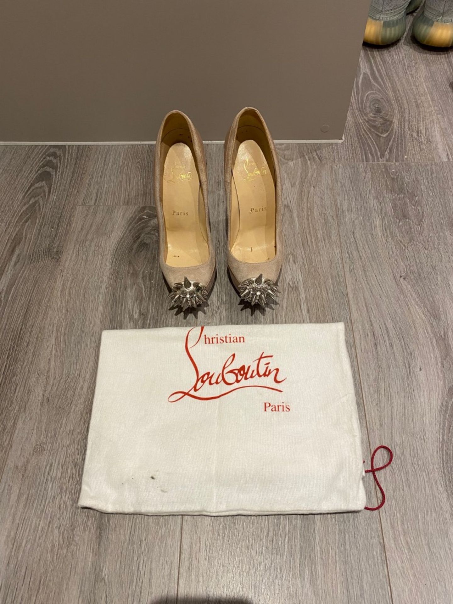 1 x Pair Of Genuine Christain Louboutin High Heel Shoes In Light Pink - Size: 36 - Preowned in Very - Image 2 of 6