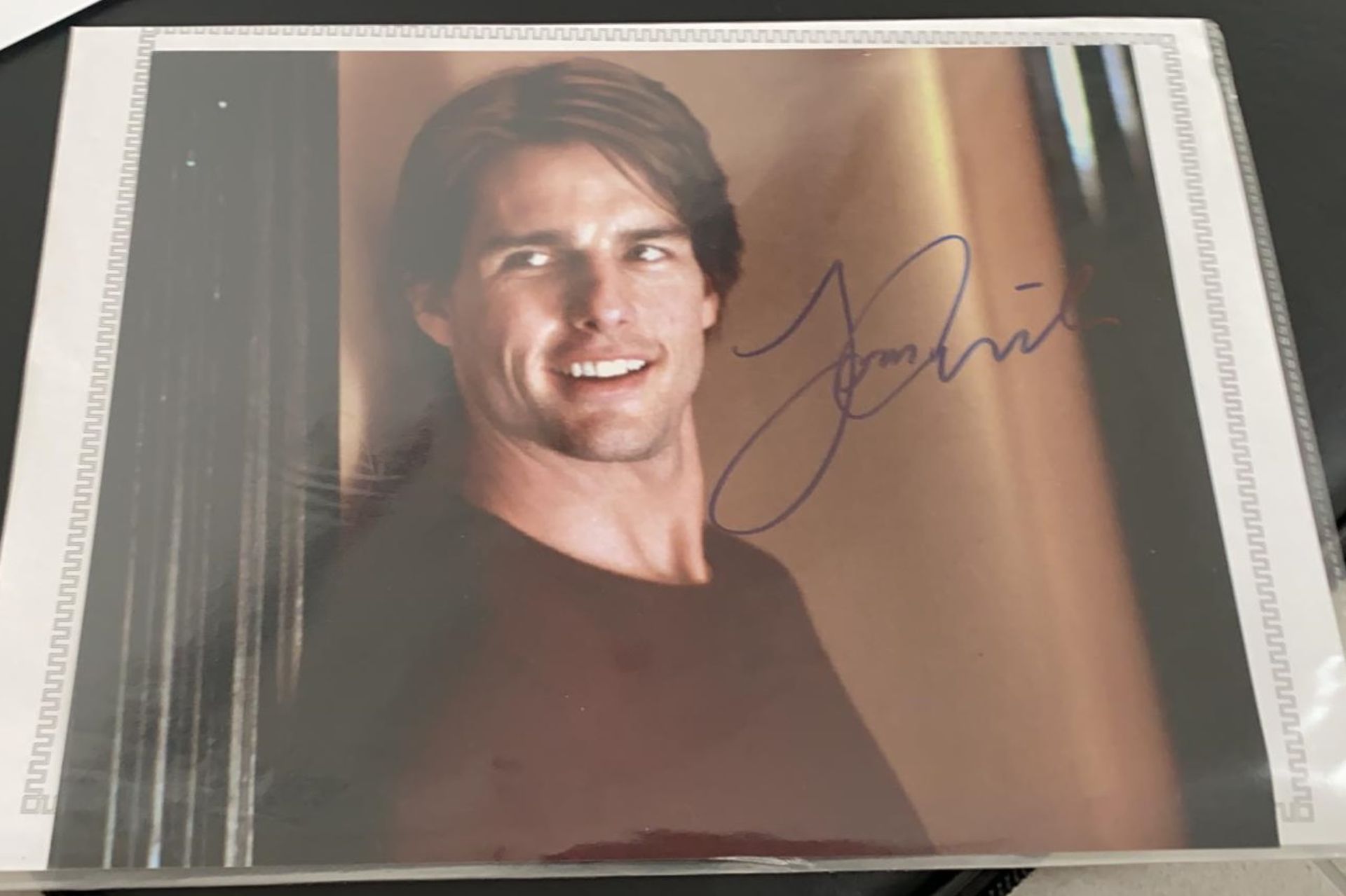 1 x Signed Autograph Picture - TOM CRUISE - With COA - Size 12 x 8 Inch - NO VAT ON THE HAMMER PRICE - Image 2 of 3