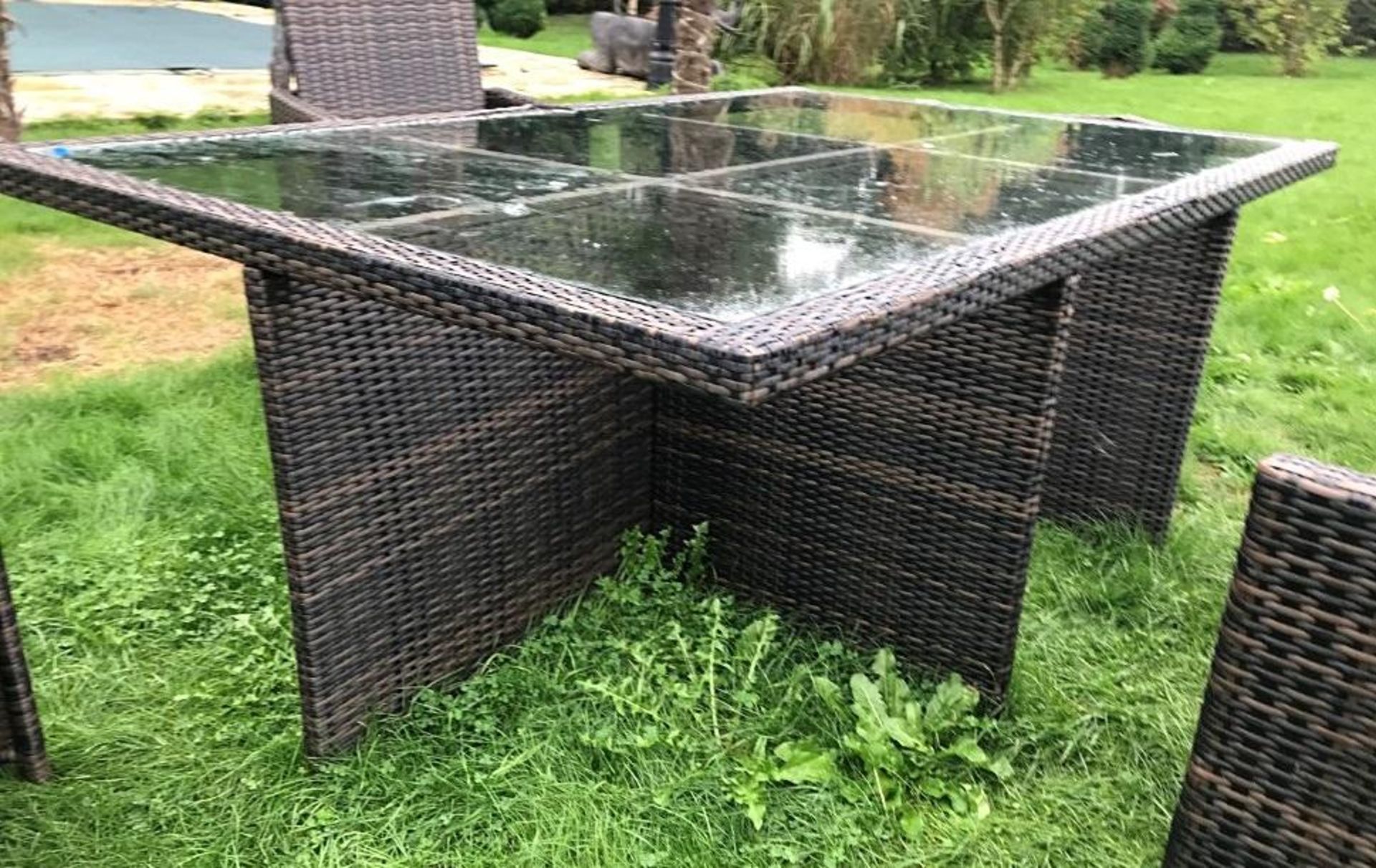 1 x Large Wicker / Rattan Outdoor Dining Table Set With Insert Glass Top And 6 Matching Dining - Image 9 of 11