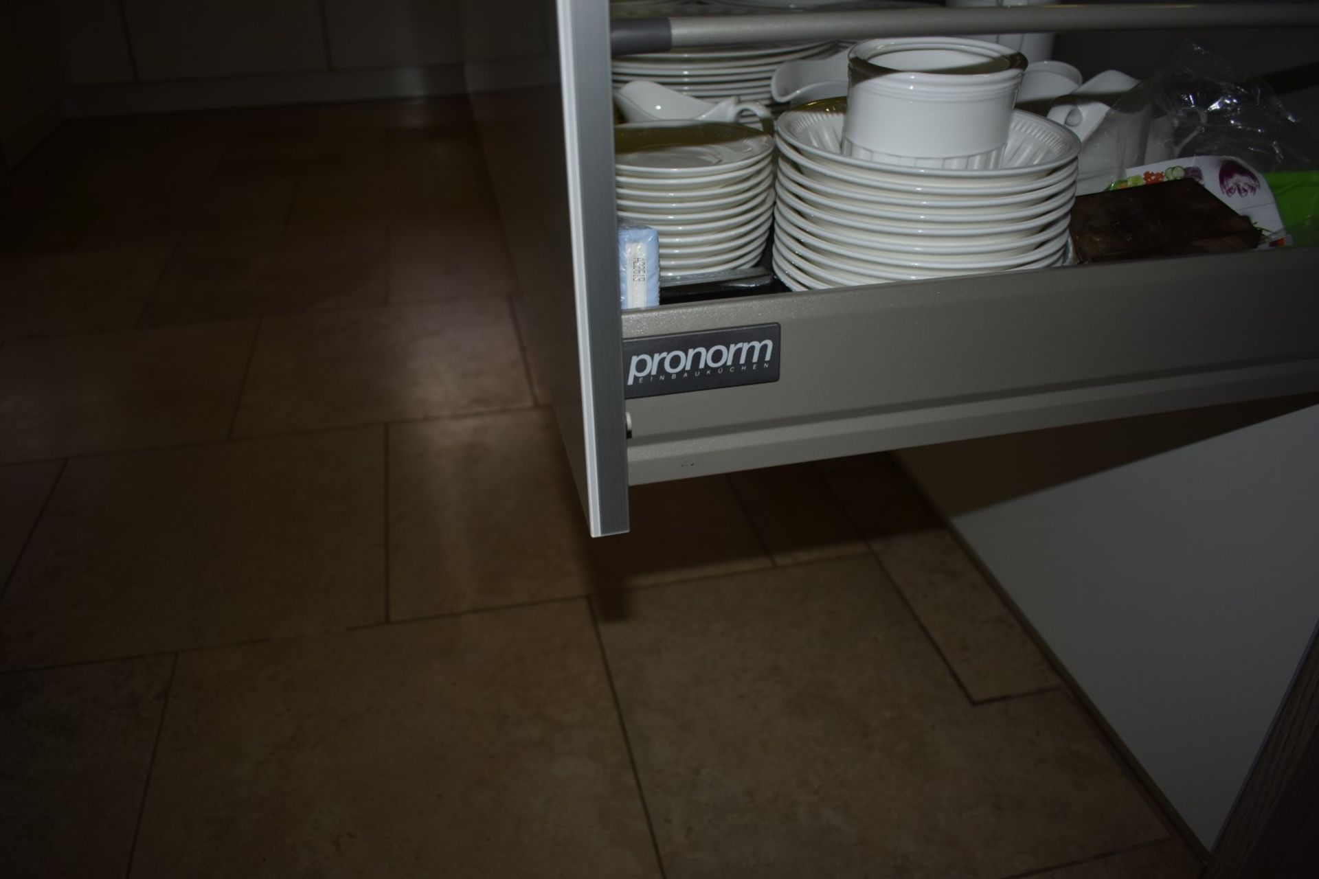 1 x Pronorm Einbauküchen German Made Fitted Kitchen With Contemporary High Gloss Cream Doors and - Image 40 of 50